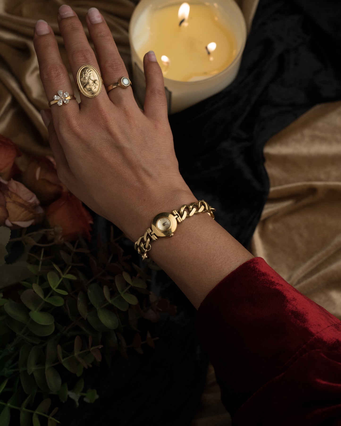 Vintage 1990s Seiko Tisse