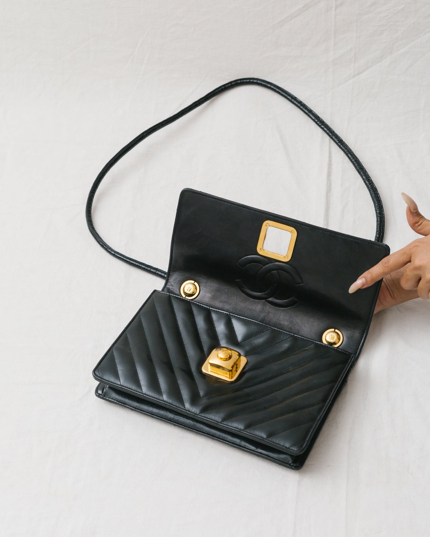 Chevron flap shoulder/crossbody