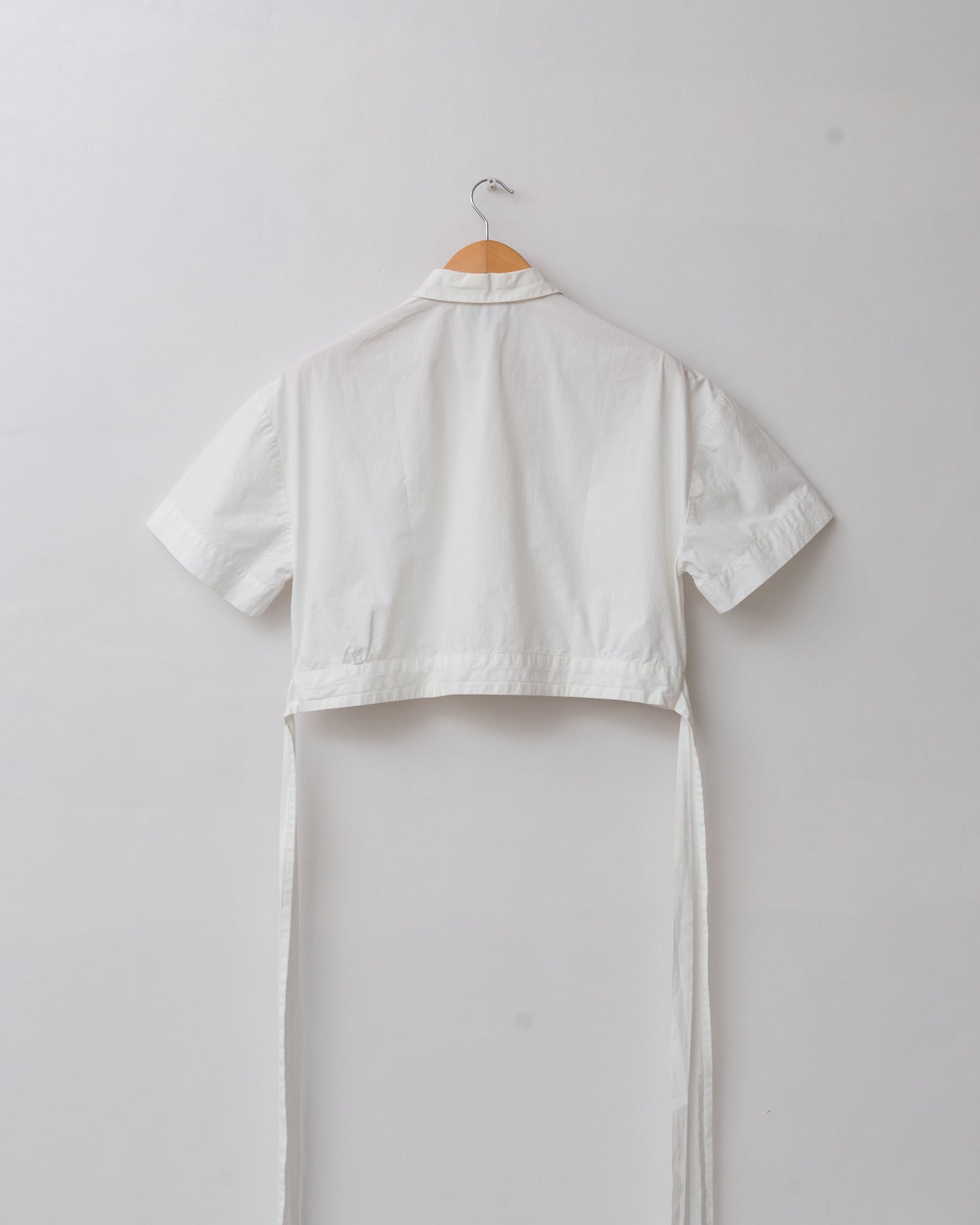Cropped tie up shirt