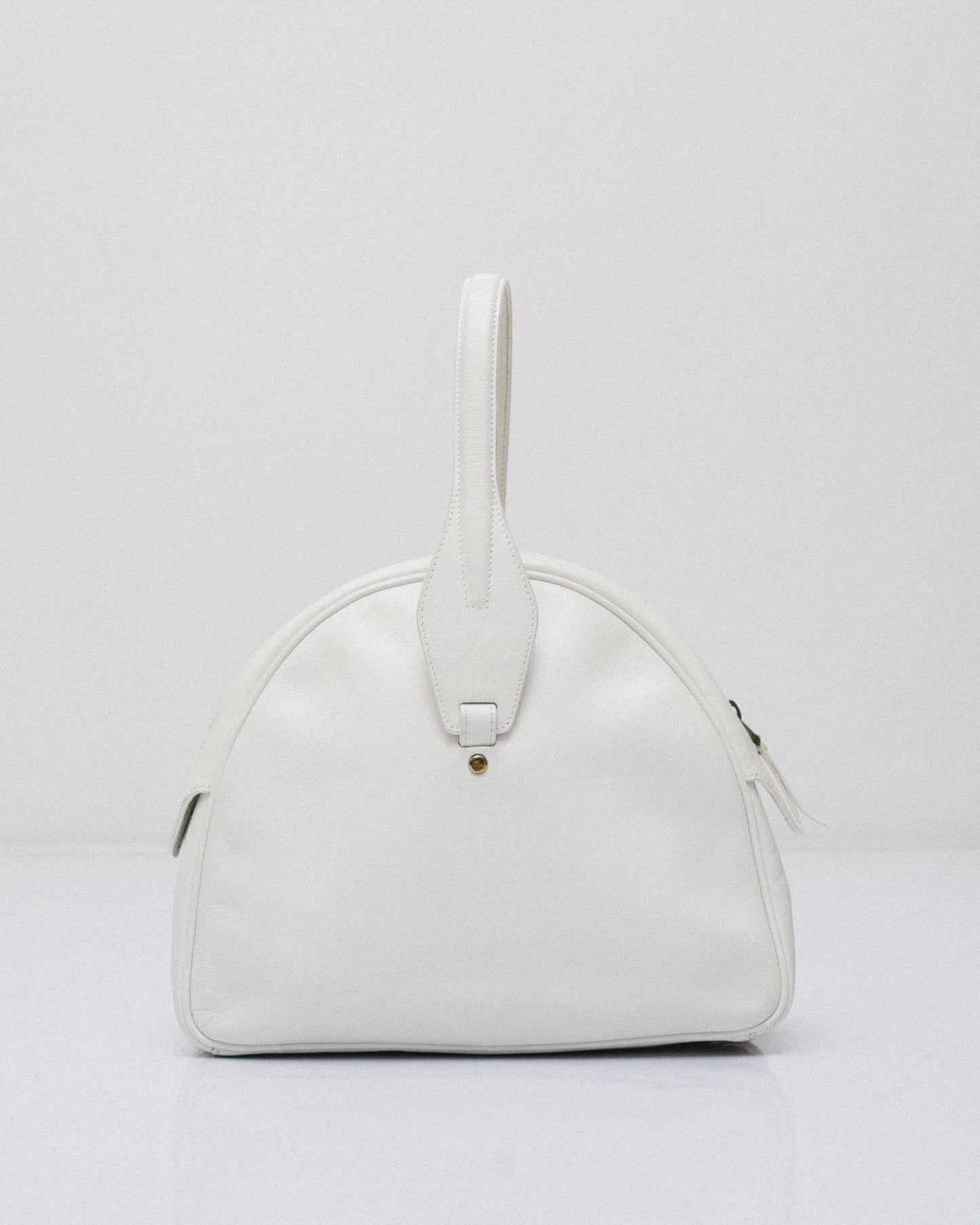 Vintage turnlock calfskin in ivory white