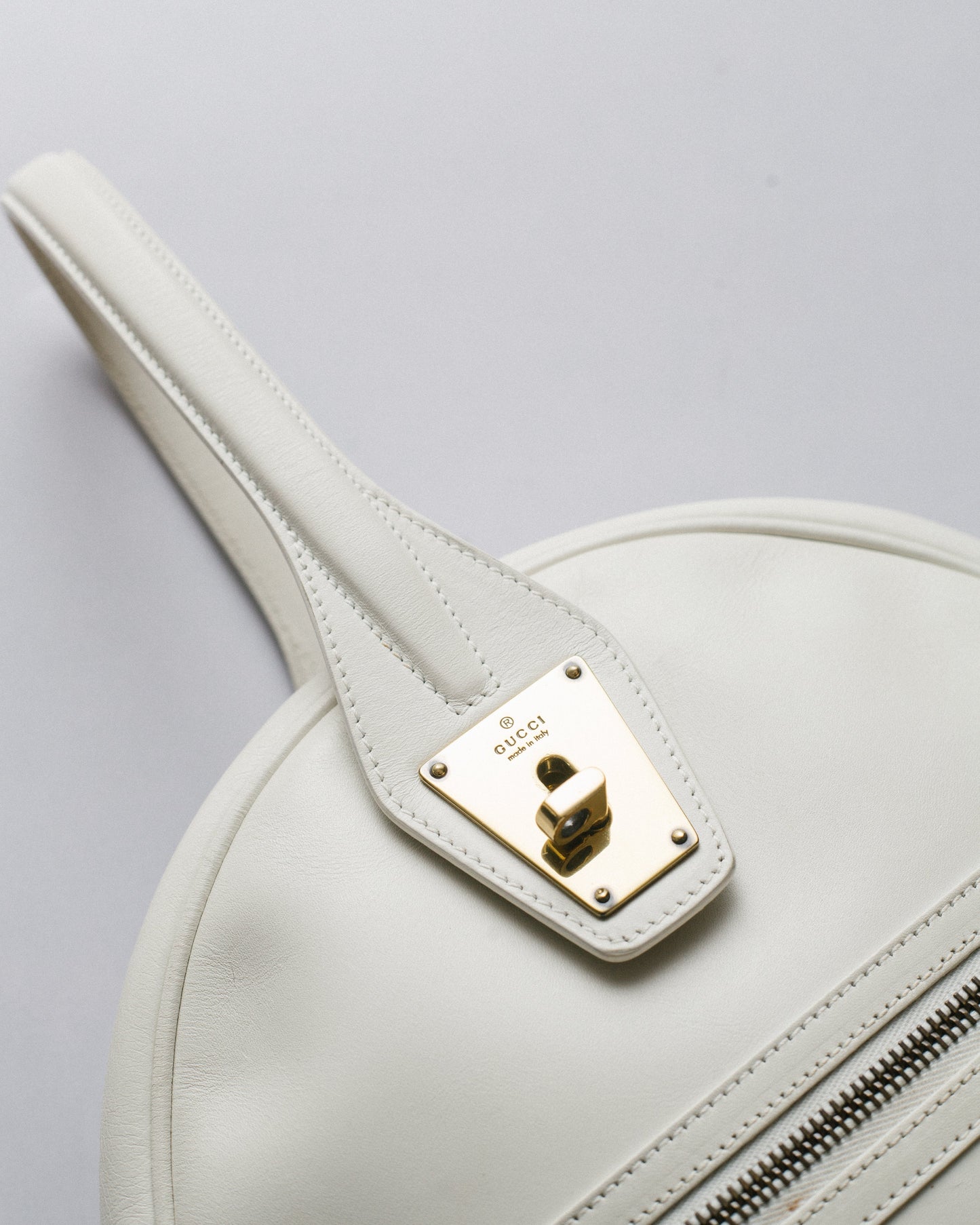 Vintage turnlock calfskin in ivory white