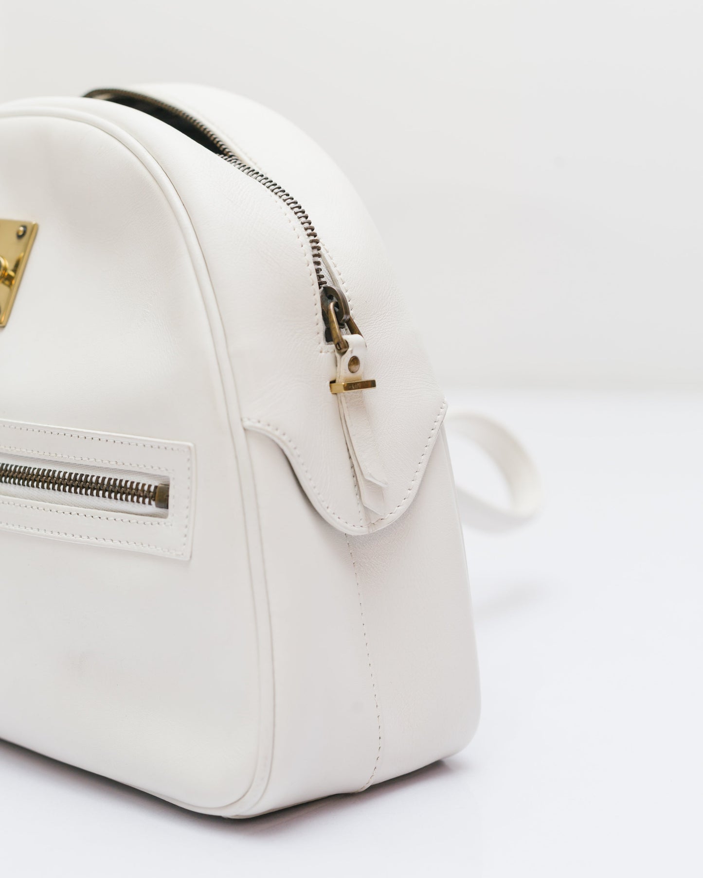 Vintage turnlock calfskin in ivory white
