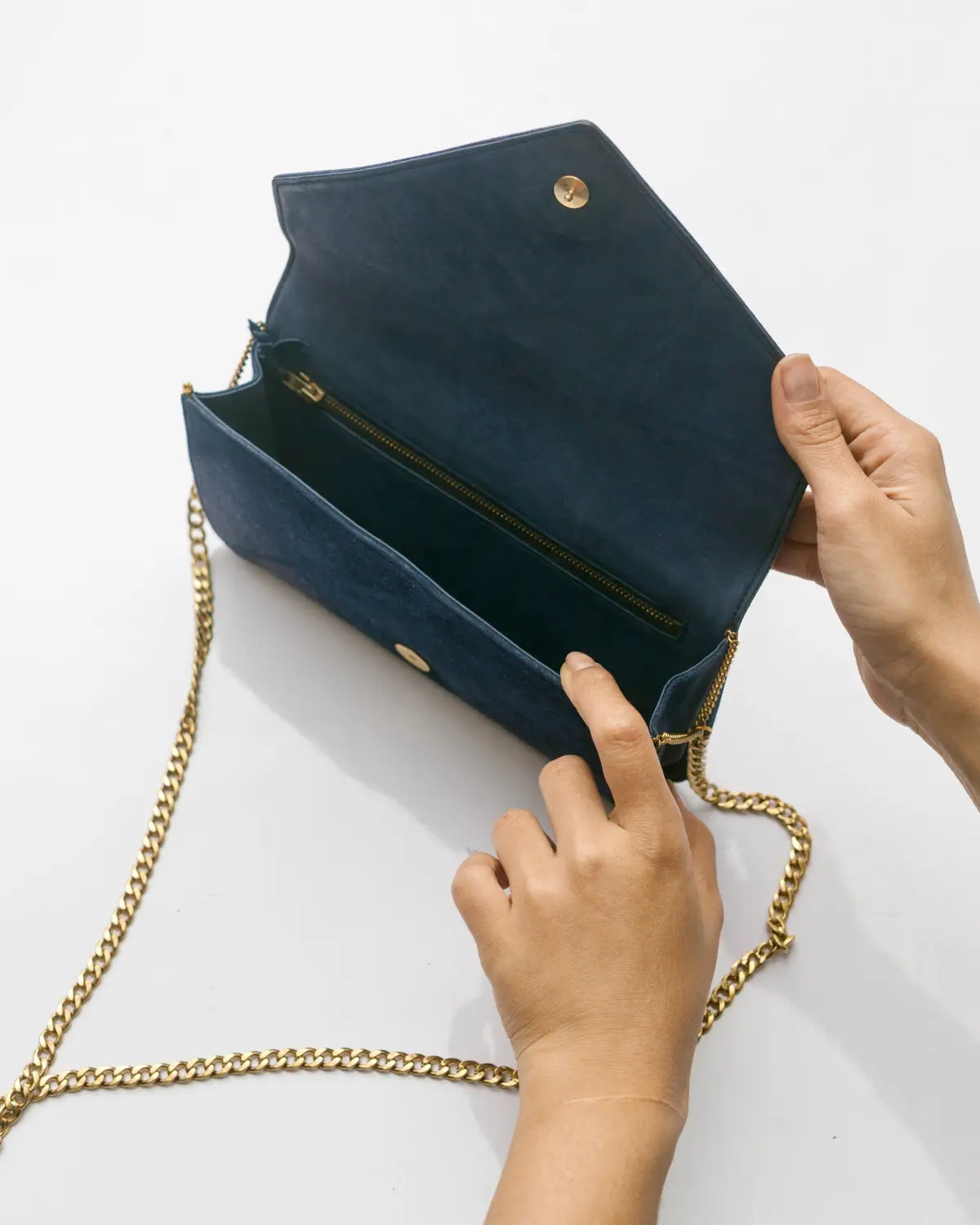 Hermés 1973 doblis wallet on chain