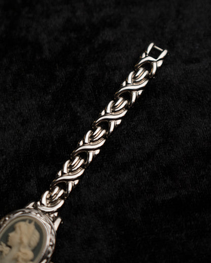 Vintage Cameo ‘Peek-a-boo’