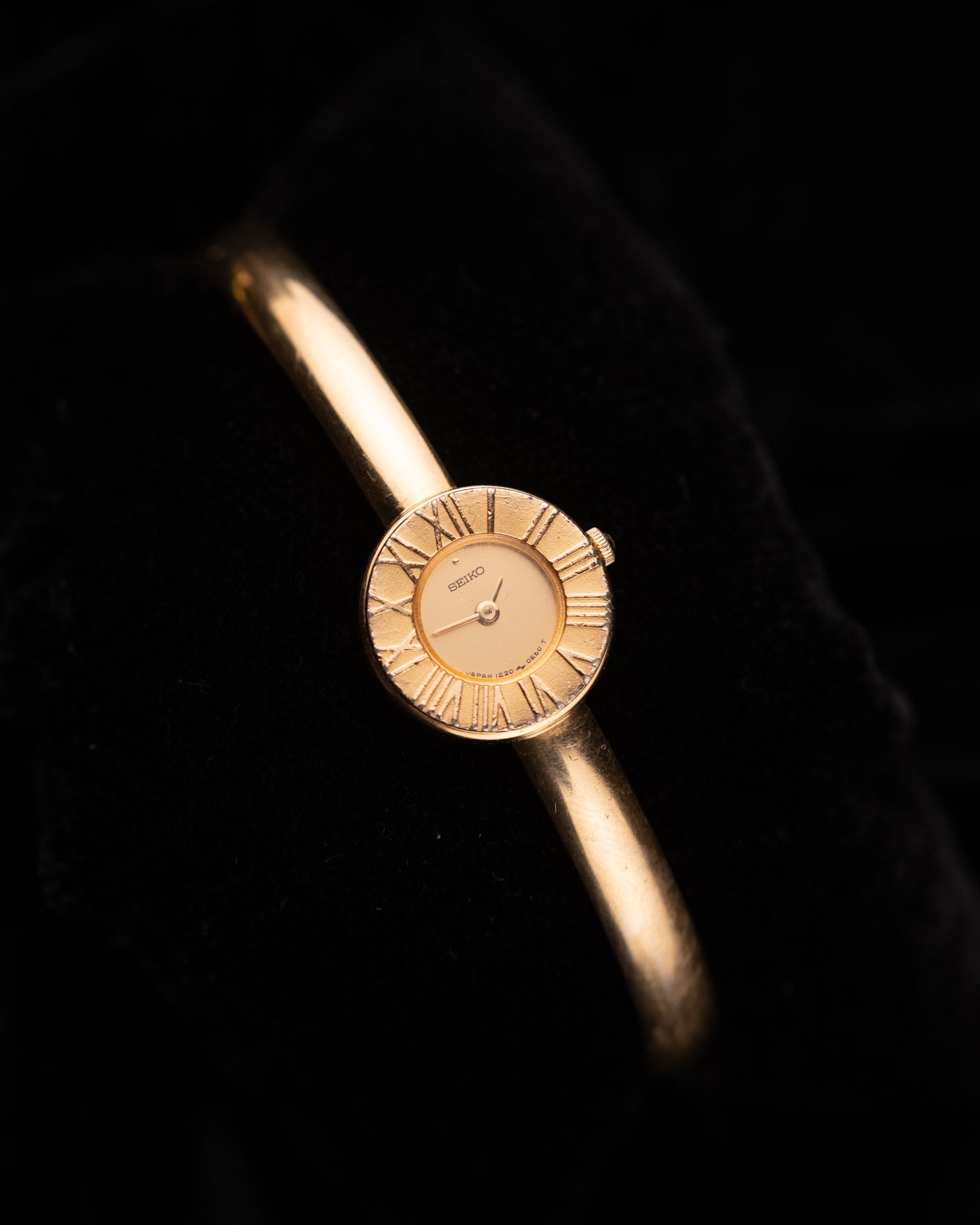 1980s Vintage Seiko Gold Bangle