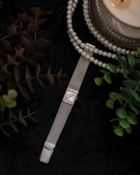 Vintage 1970s Hand Wound Rado