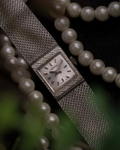 Vintage 1970s Hand Wound Rado
