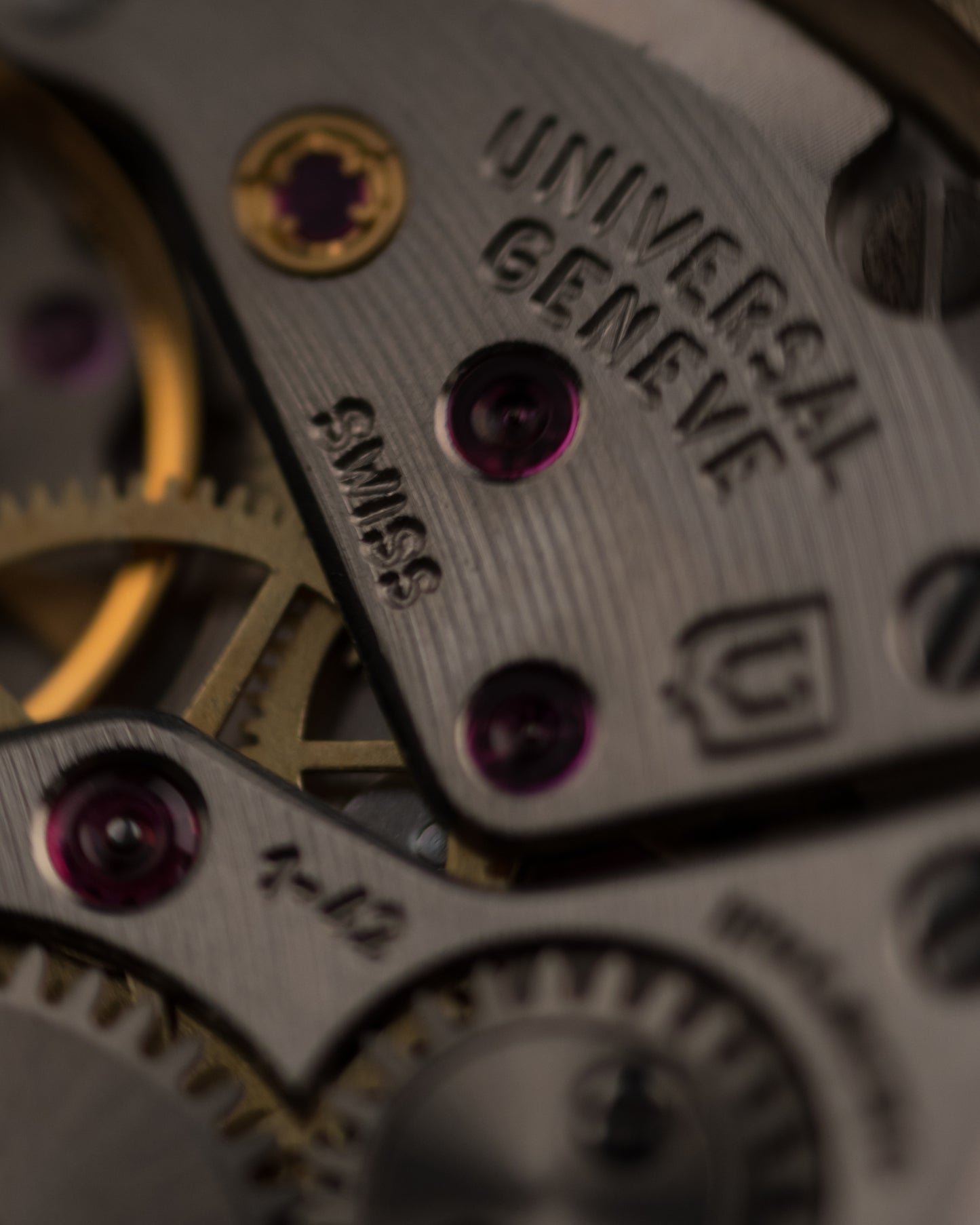 Vintage 1960s Universal Geneve Hand Wound Watch