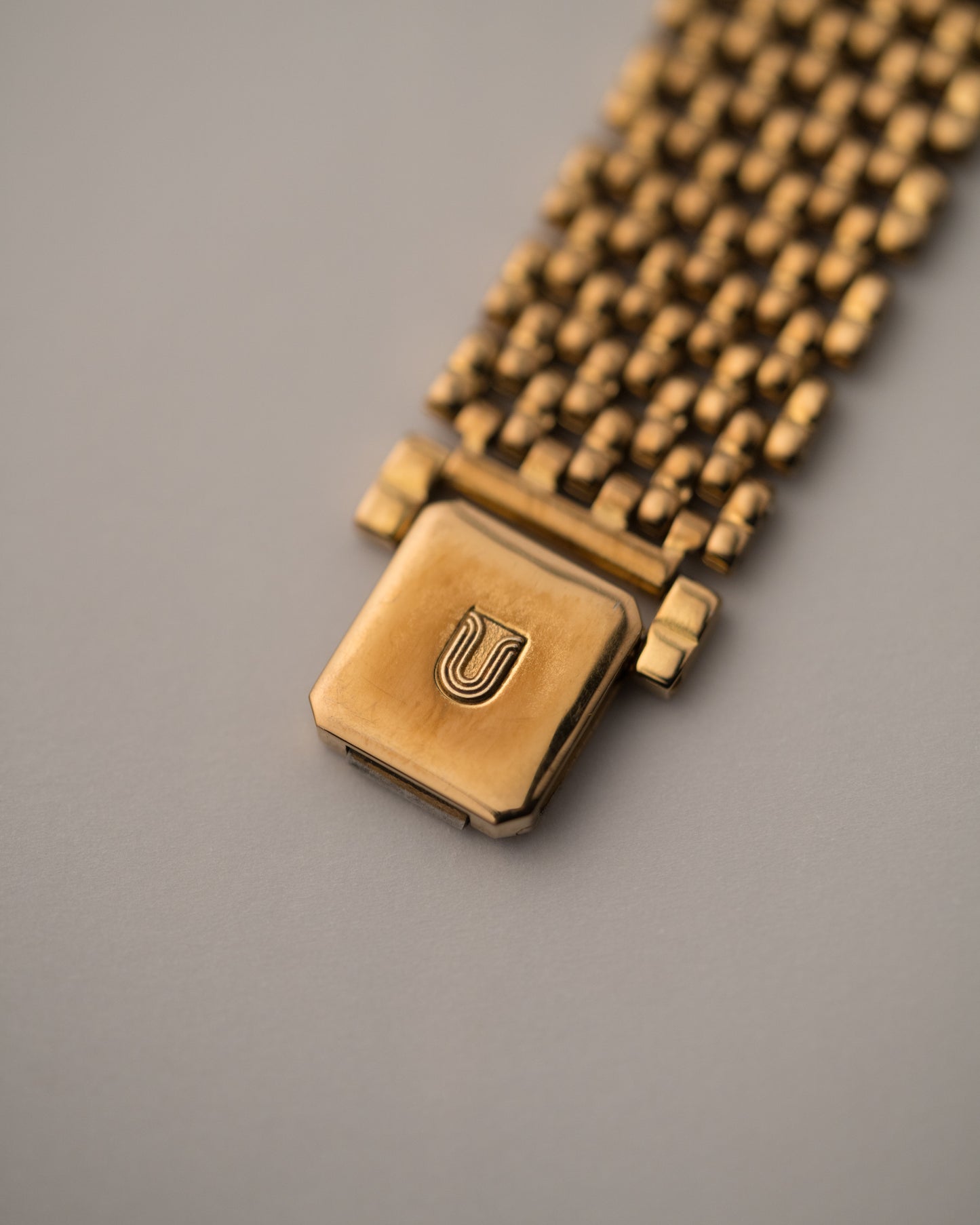 Vintage 1980s Universal Genève Ellipse