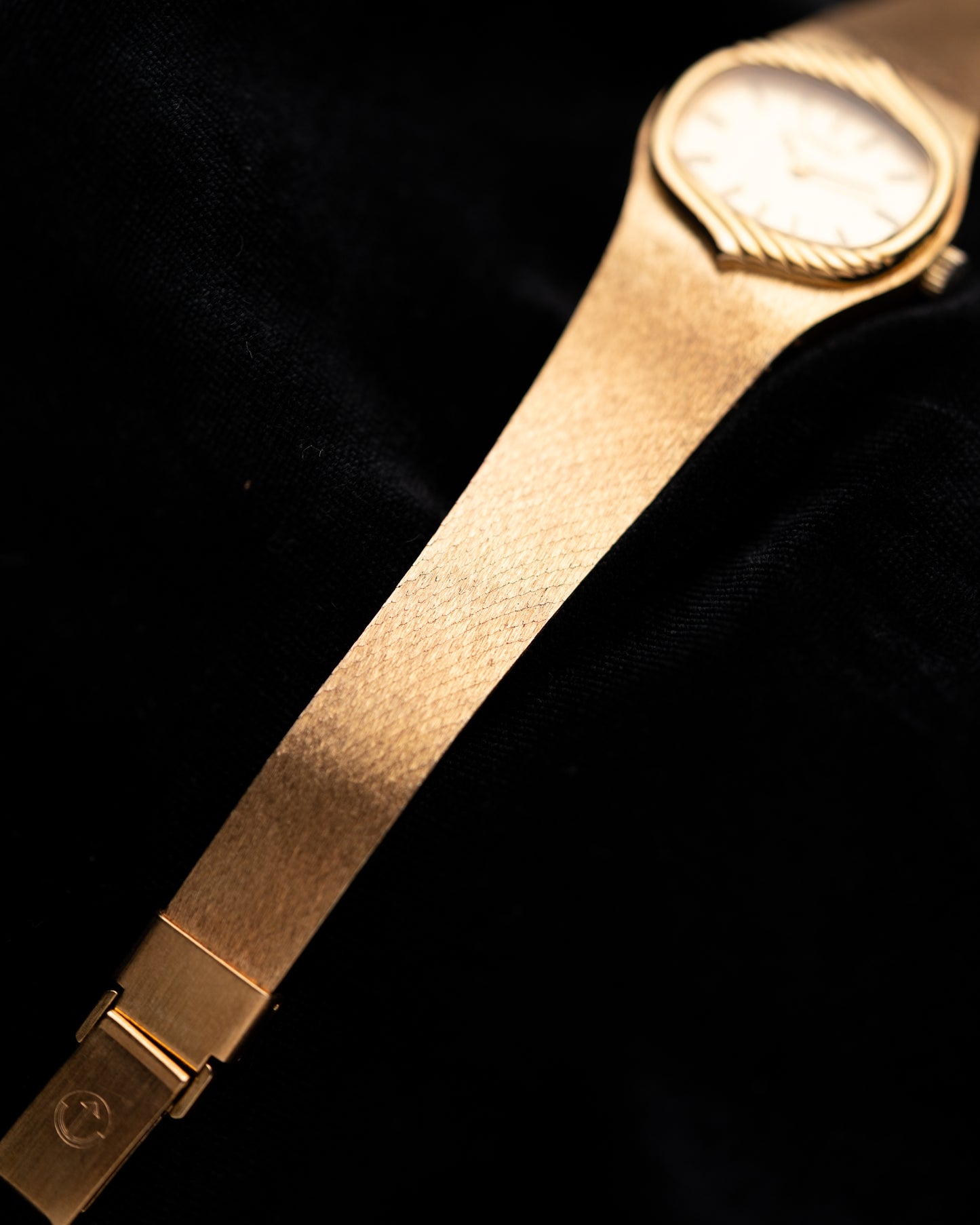 1970s Rado Integrated Wave Mesh