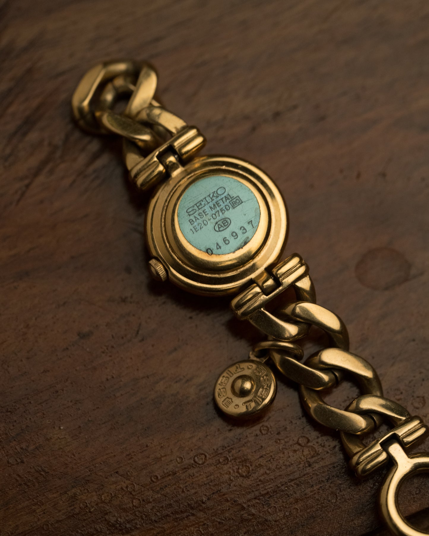 Vintage 1990s Seiko Tisse