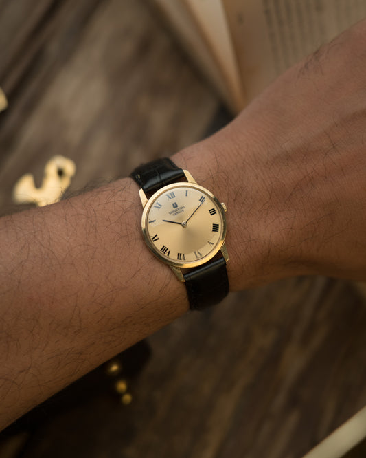 1970s Vintage Hand Wound Universal Geneve