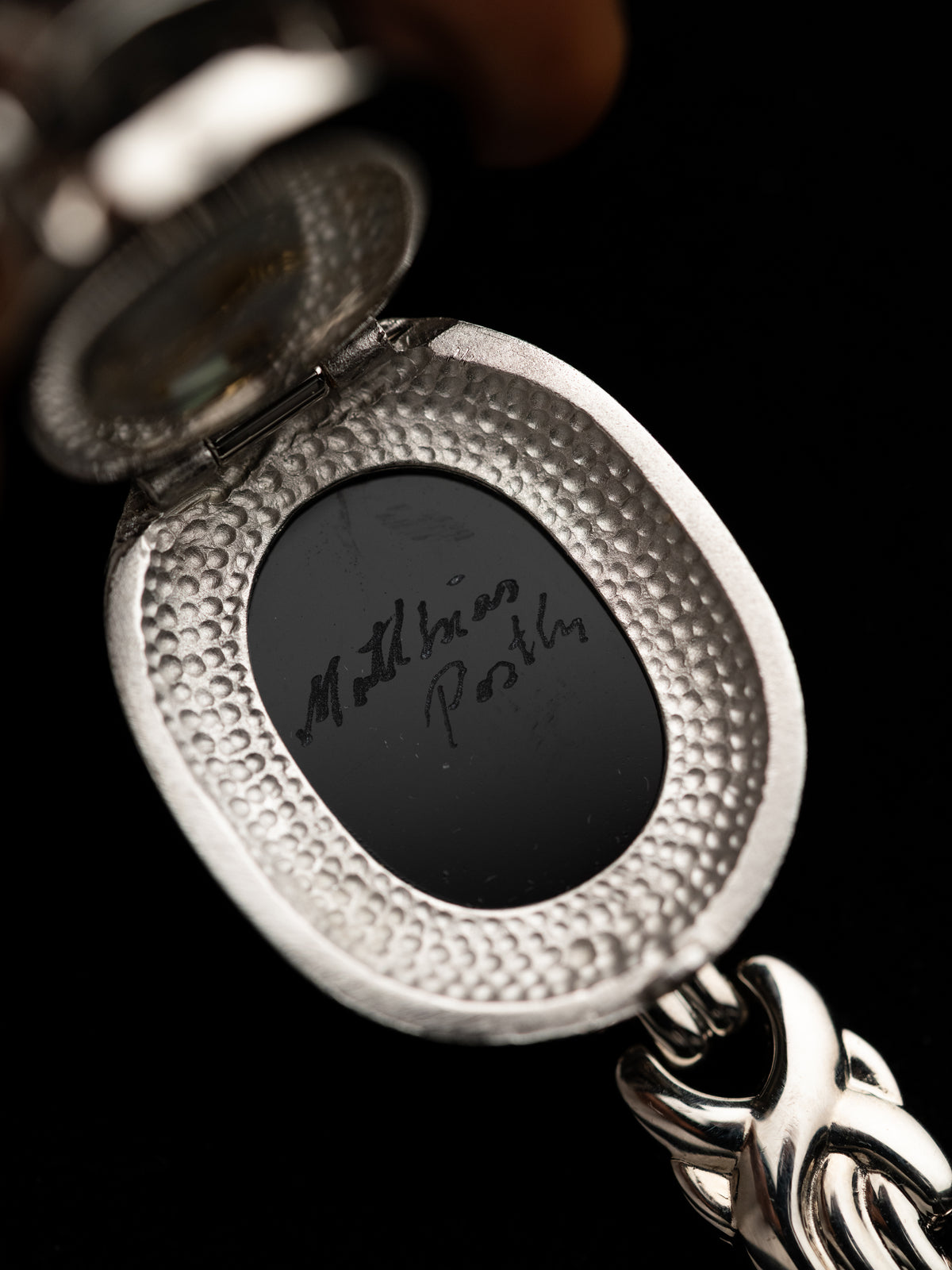 1990s Vintage Hidden Dial Cameo