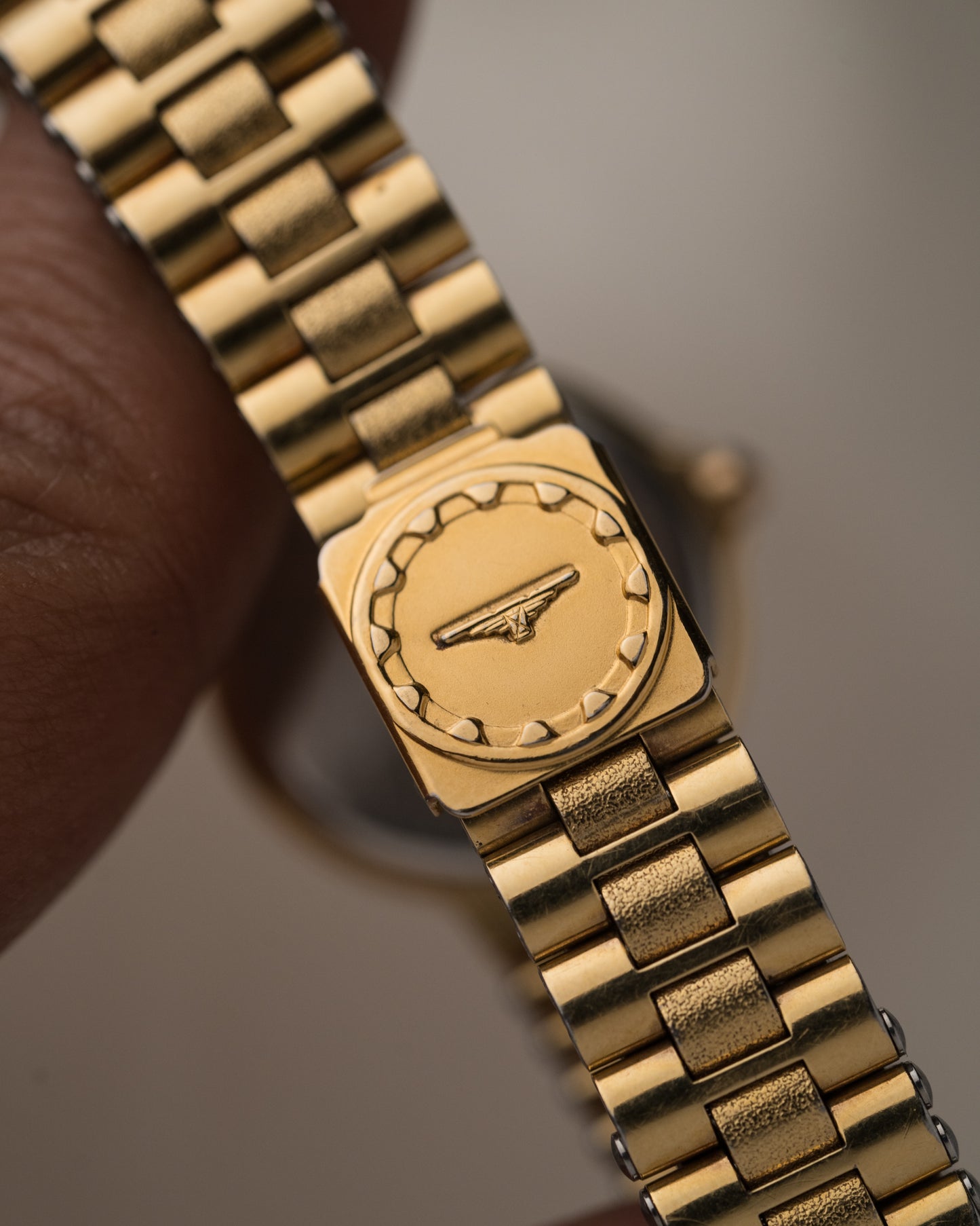 Vintage 1980s Longines Conquest