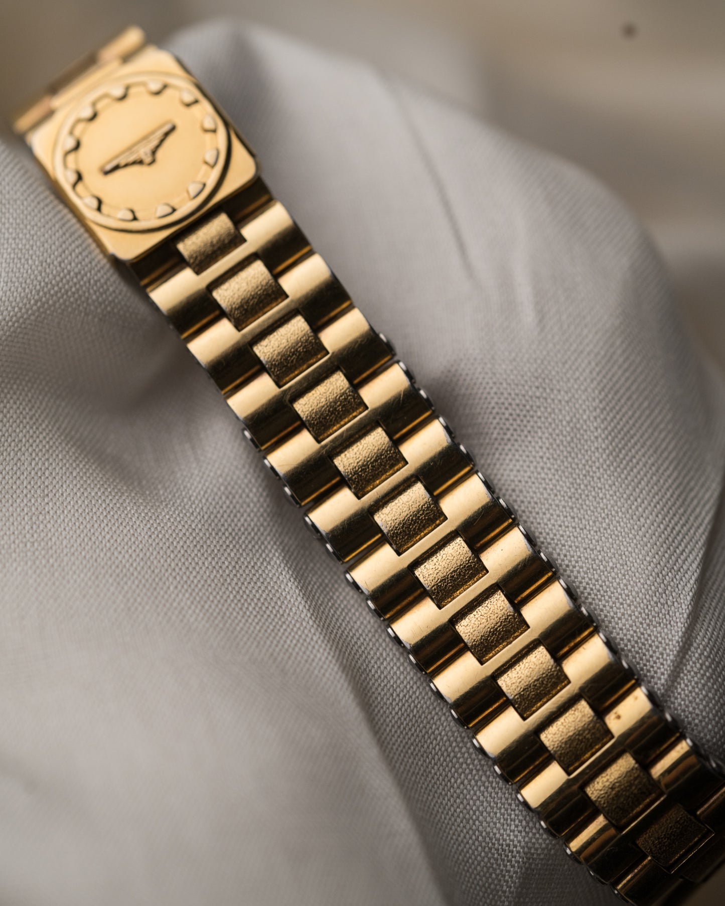 Vintage 1980s Longines Conquest