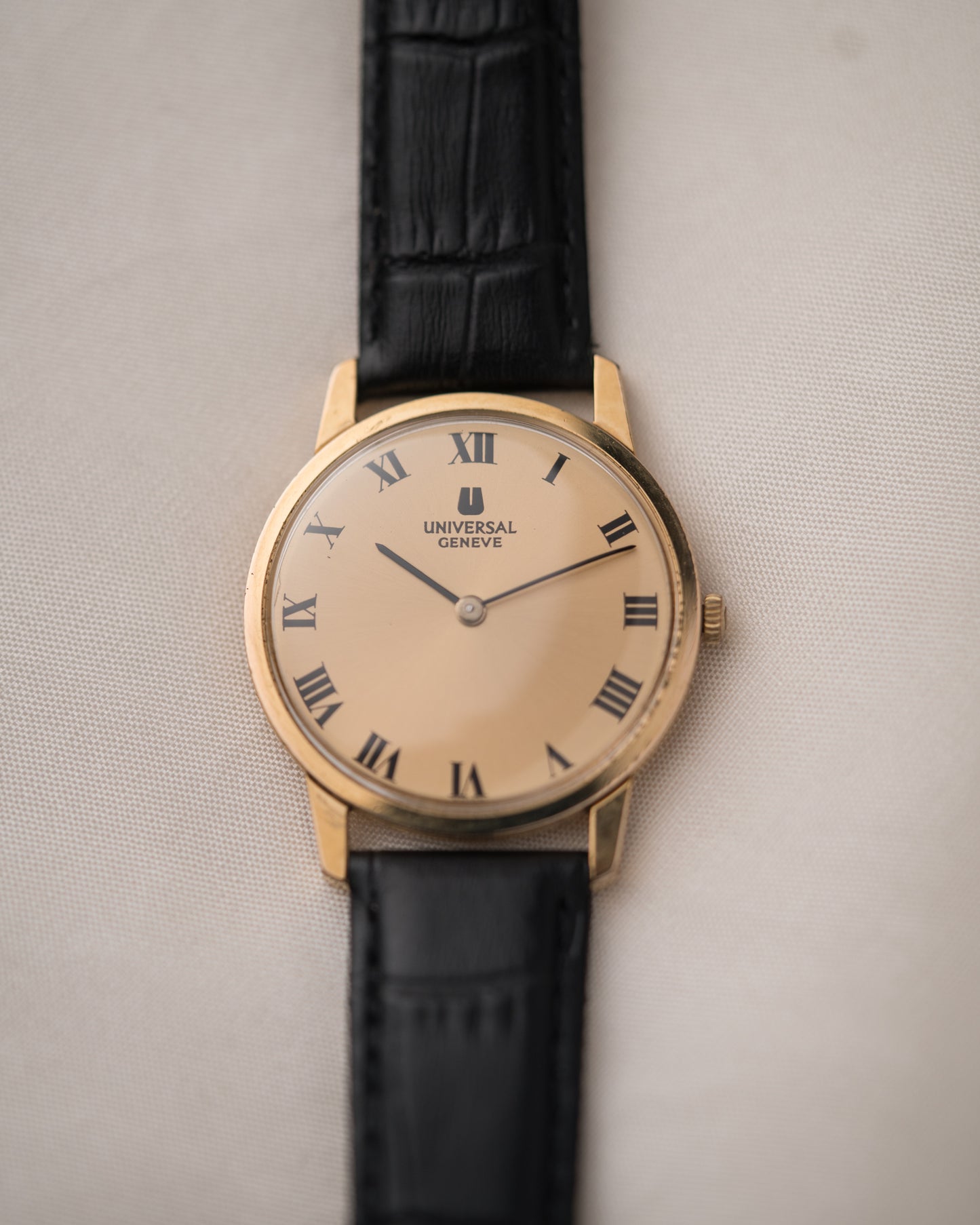 1970s Vintage Hand Wound Universal Geneve