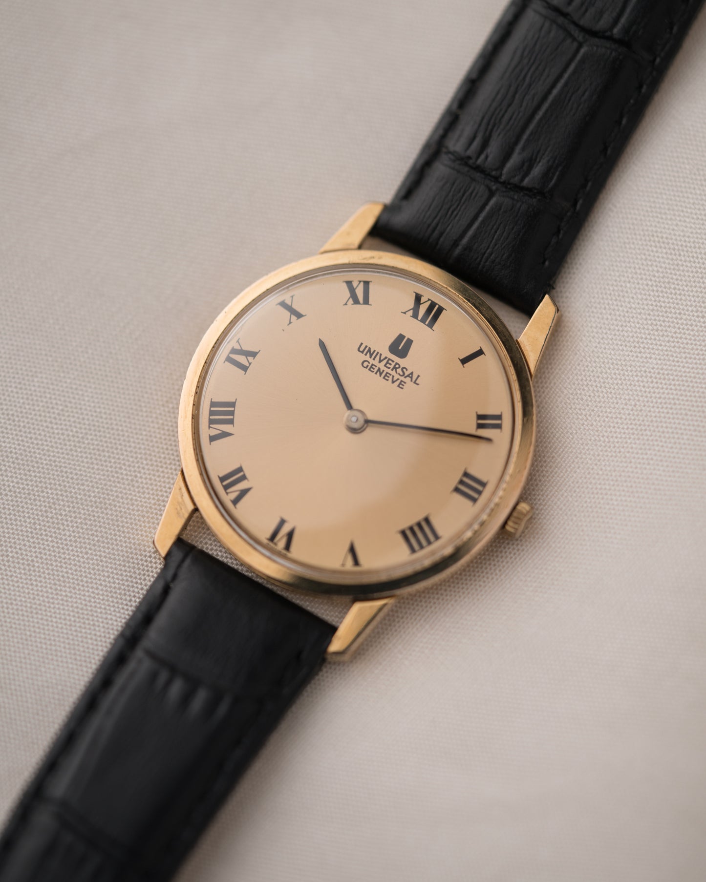 1970s Vintage Hand Wound Universal Geneve