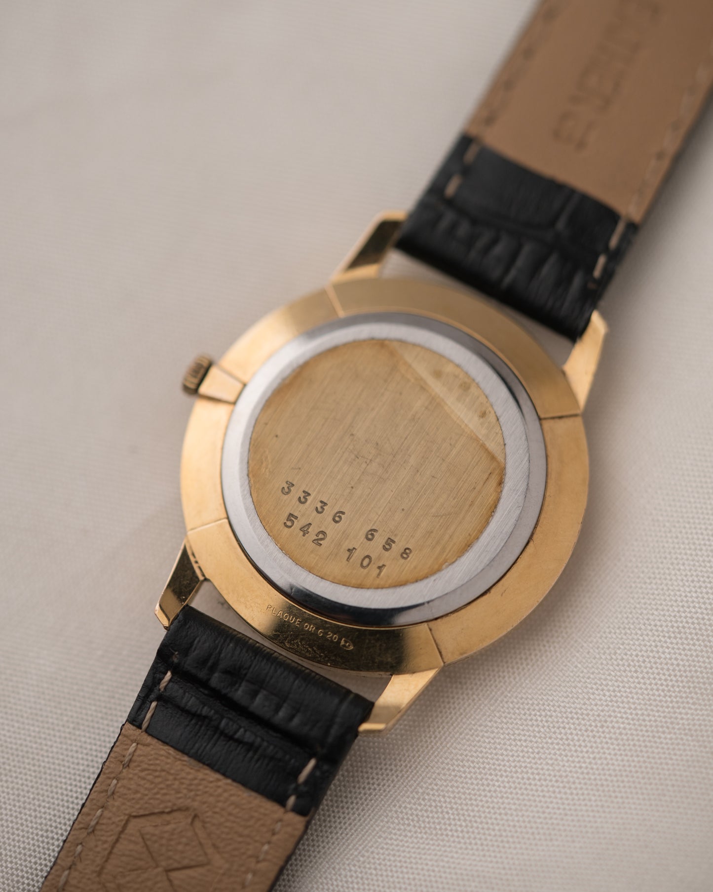 1970s Vintage Hand Wound Universal Geneve