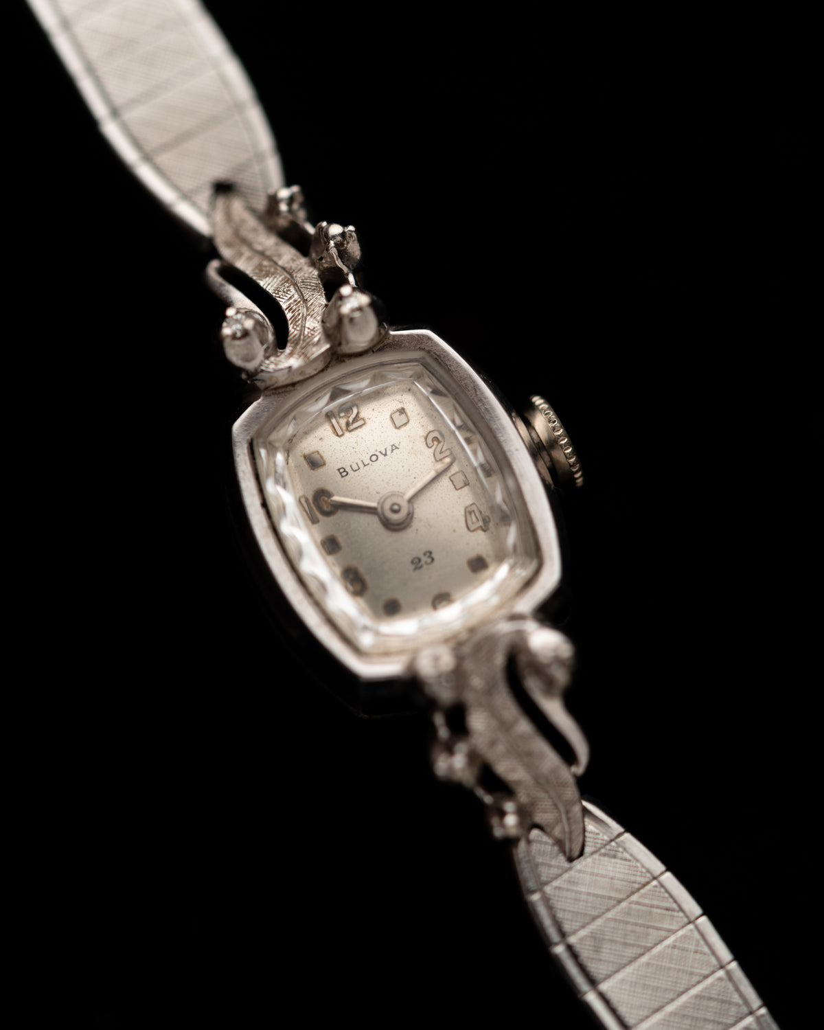 1964 Vintage Bulova Leaf Lugs