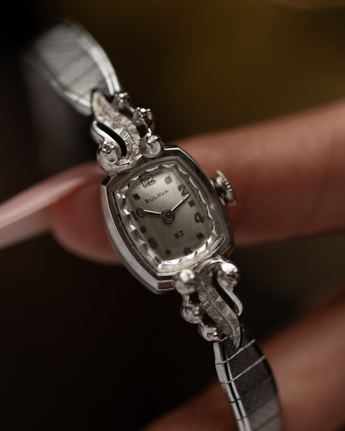 1964 Vintage Bulova Leaf Lugs
