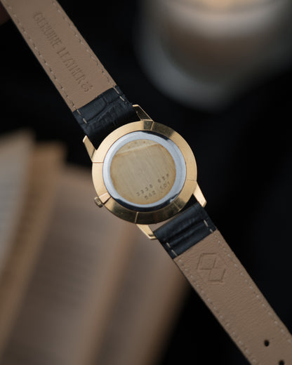 1970s Vintage Hand Wound Universal Geneve