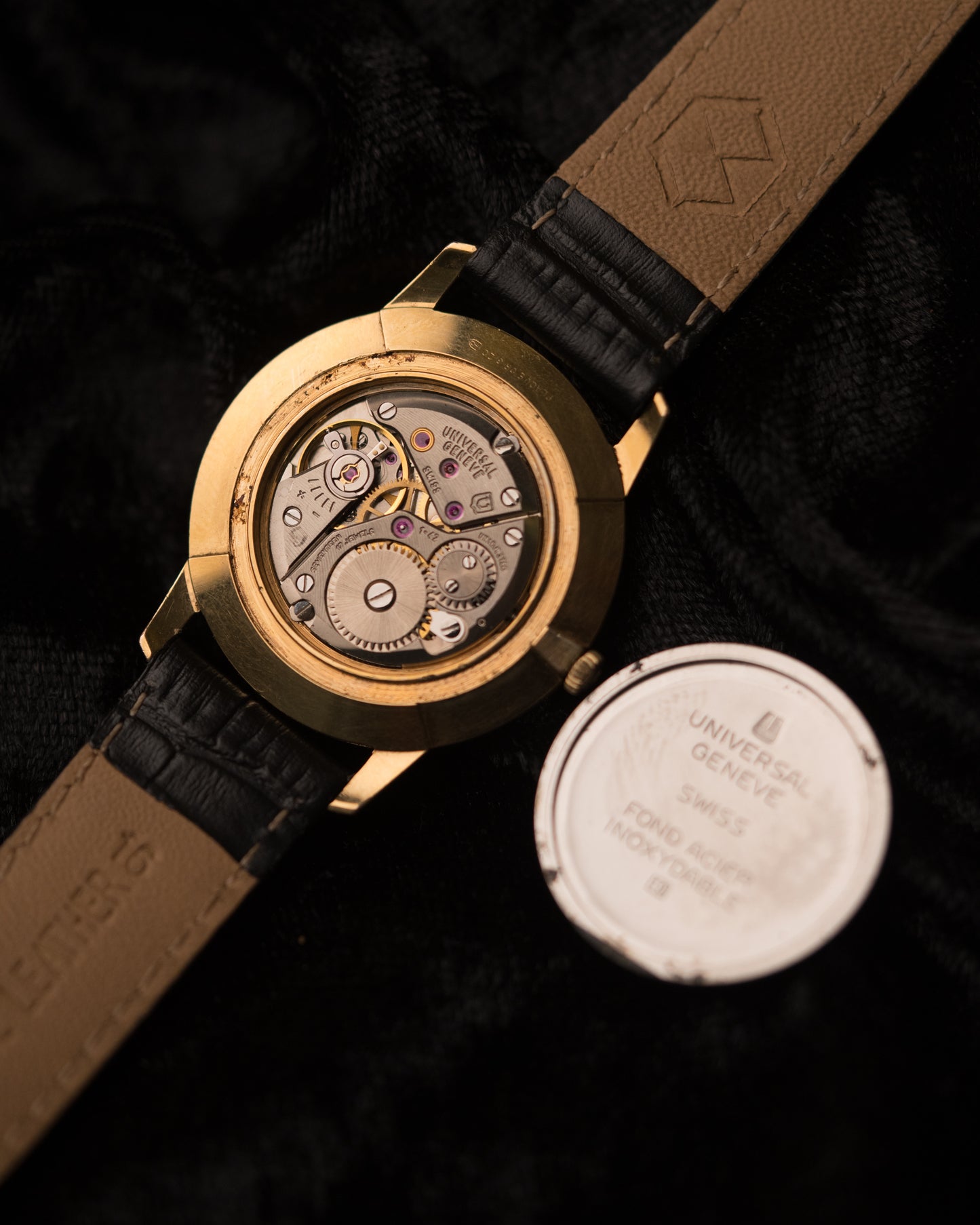 1970s Vintage Hand Wound Universal Geneve