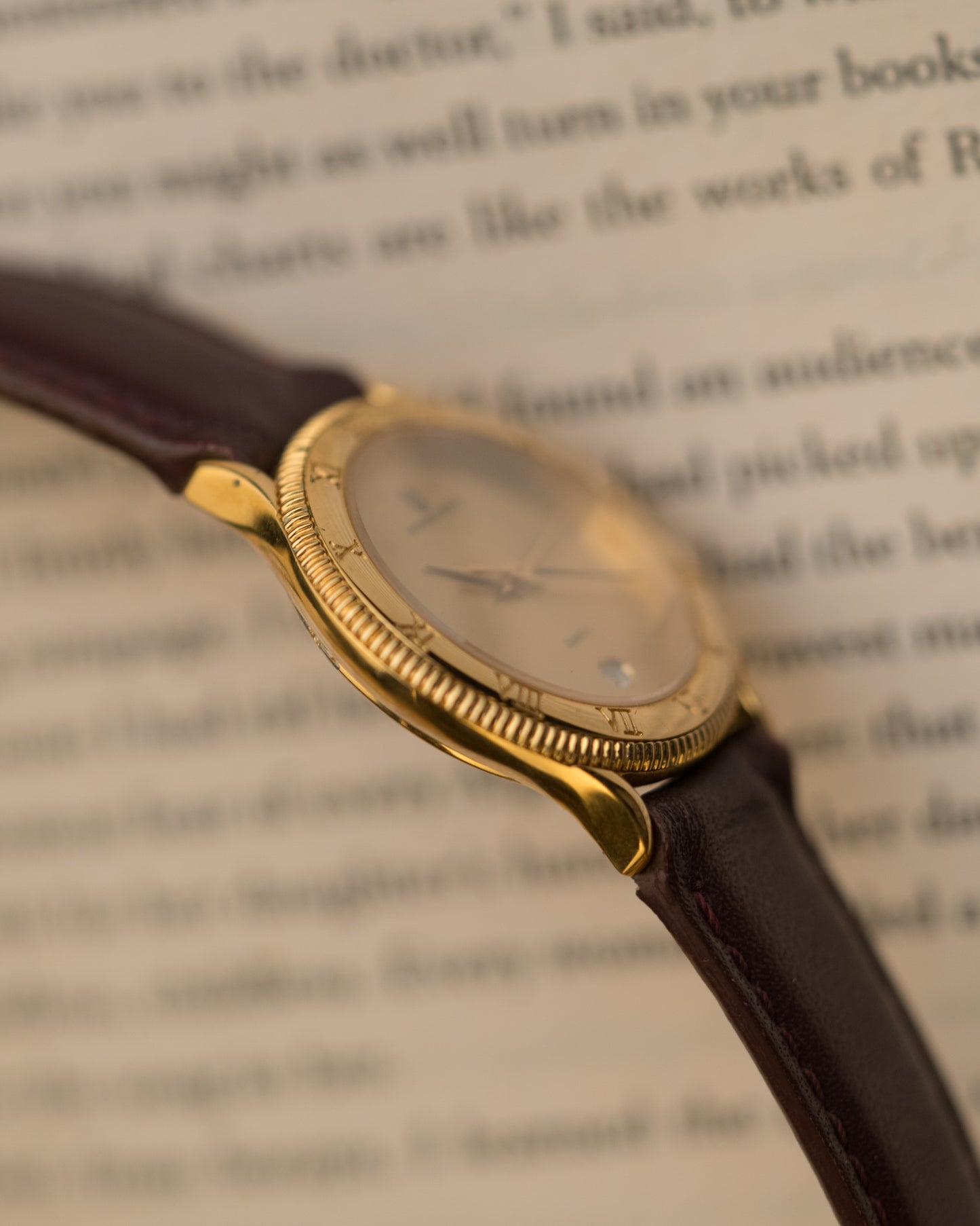 80s Vintage Universal Geneve