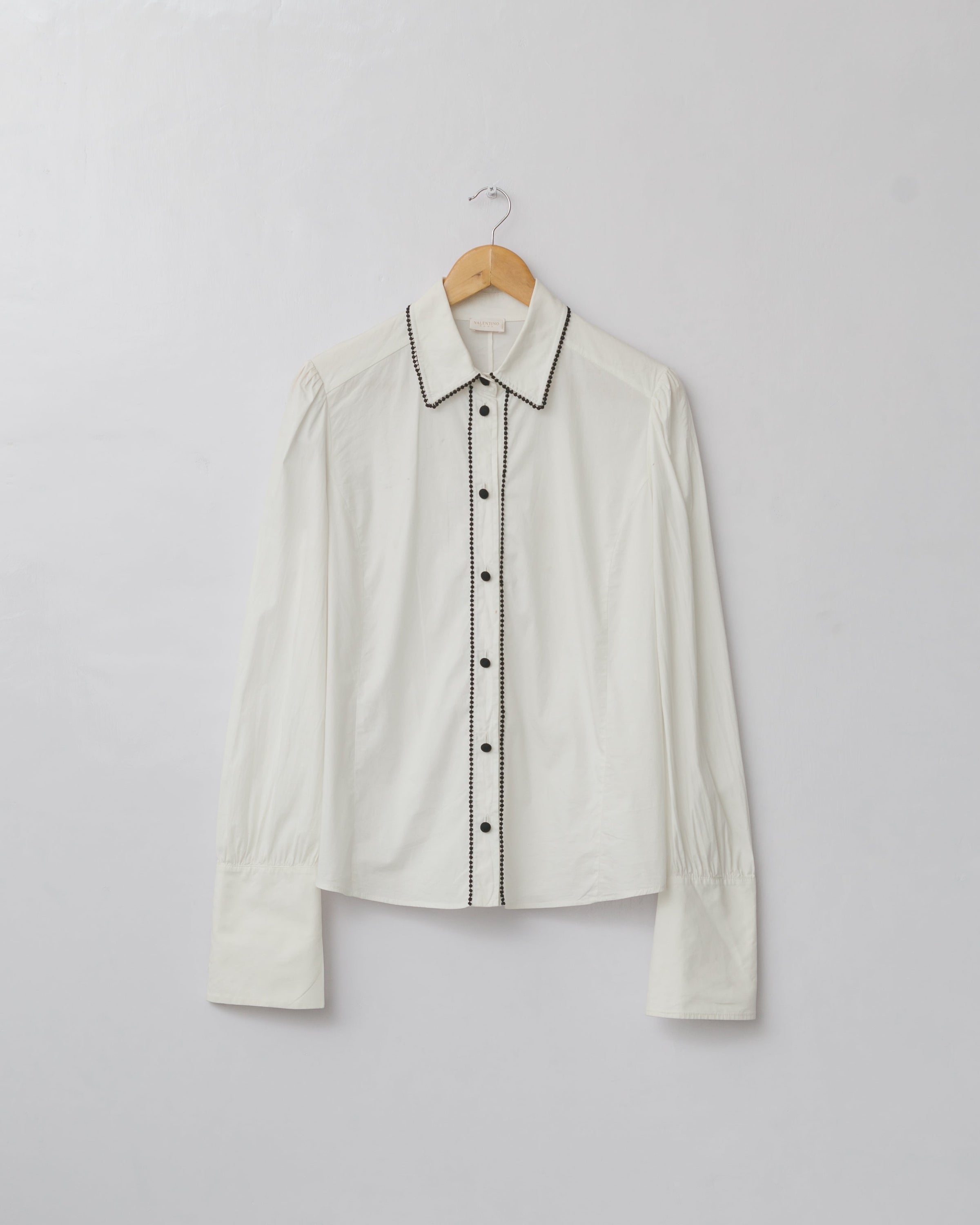 Contrasting details dress shirt