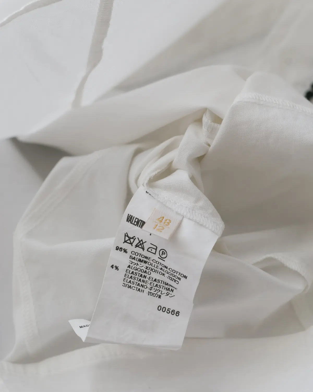 Contrasting details dress shirt