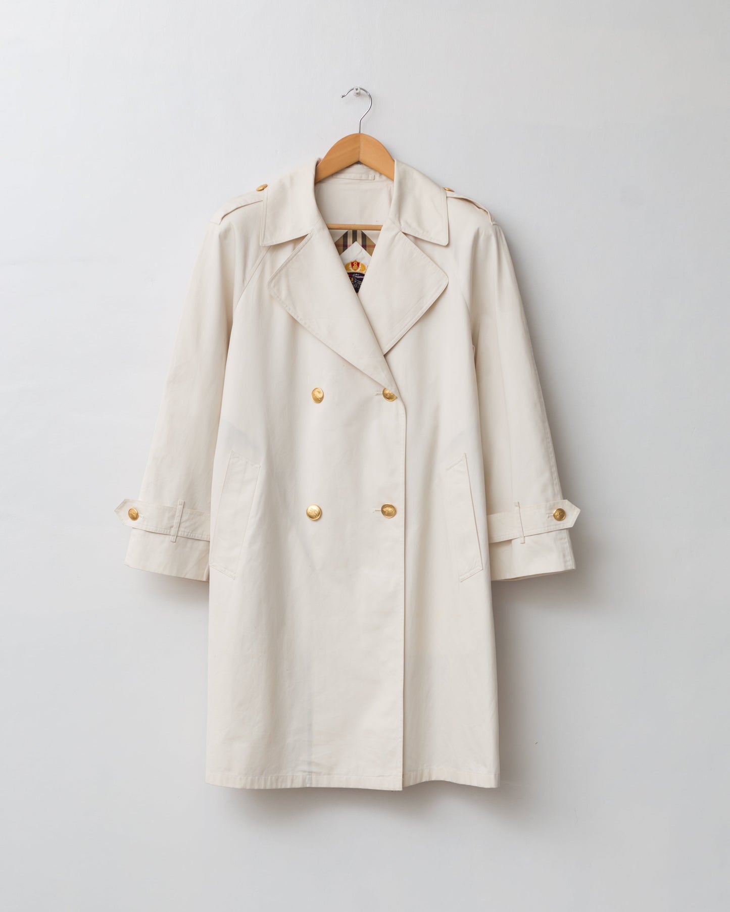 Eggshell short trench