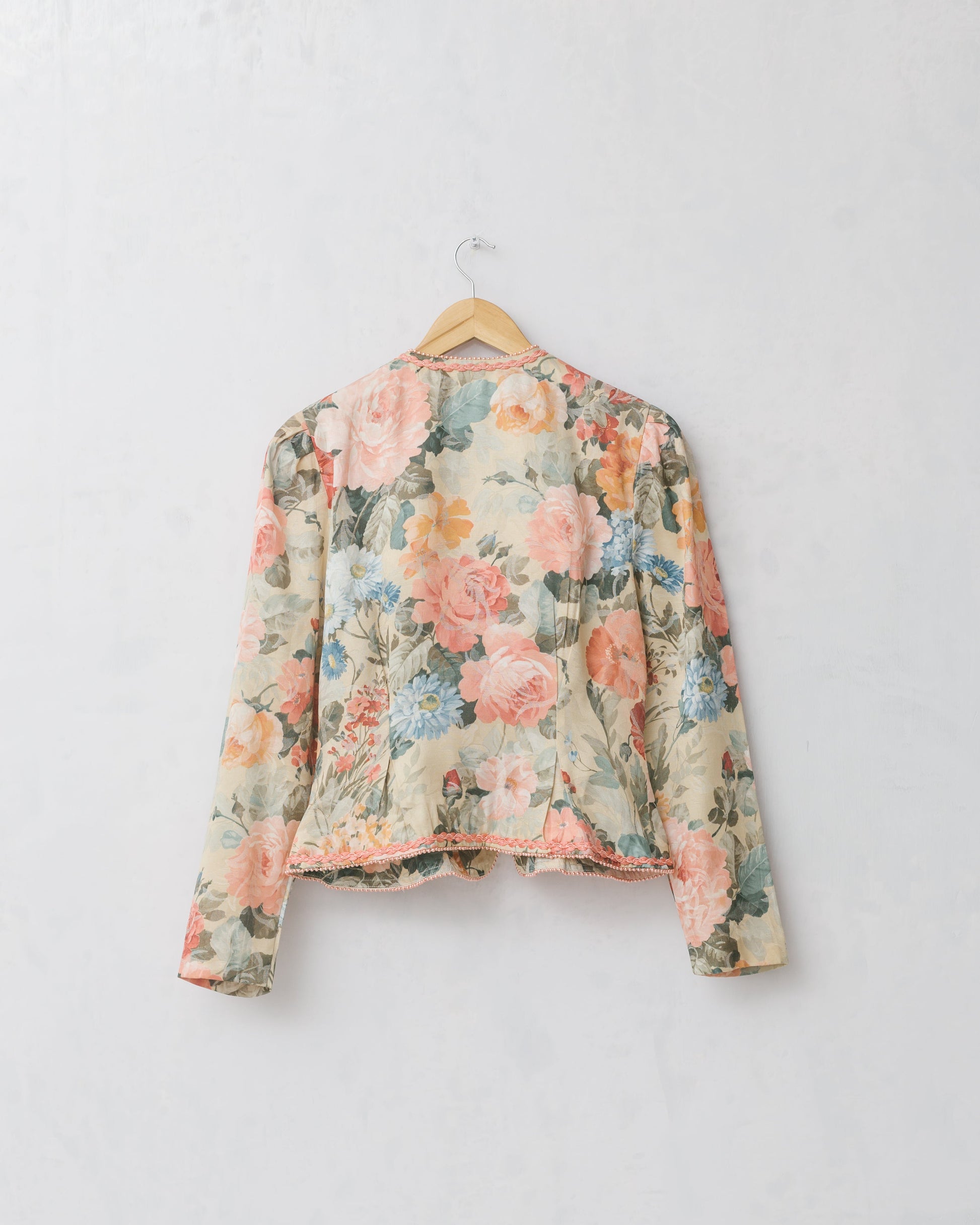 Floral tapestry pearl button blazer