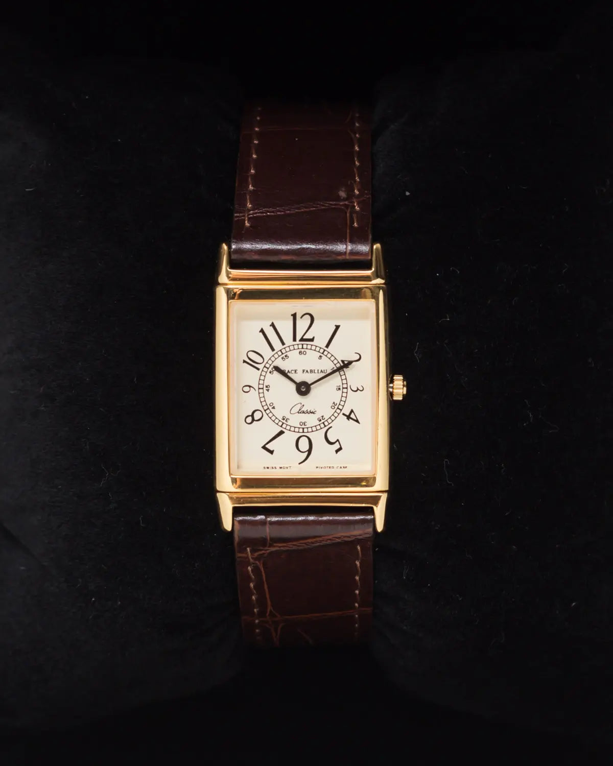 Aimée grace fabliau pivoting case