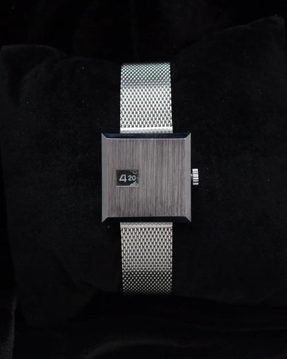 Aimée hand wound jump hour watch