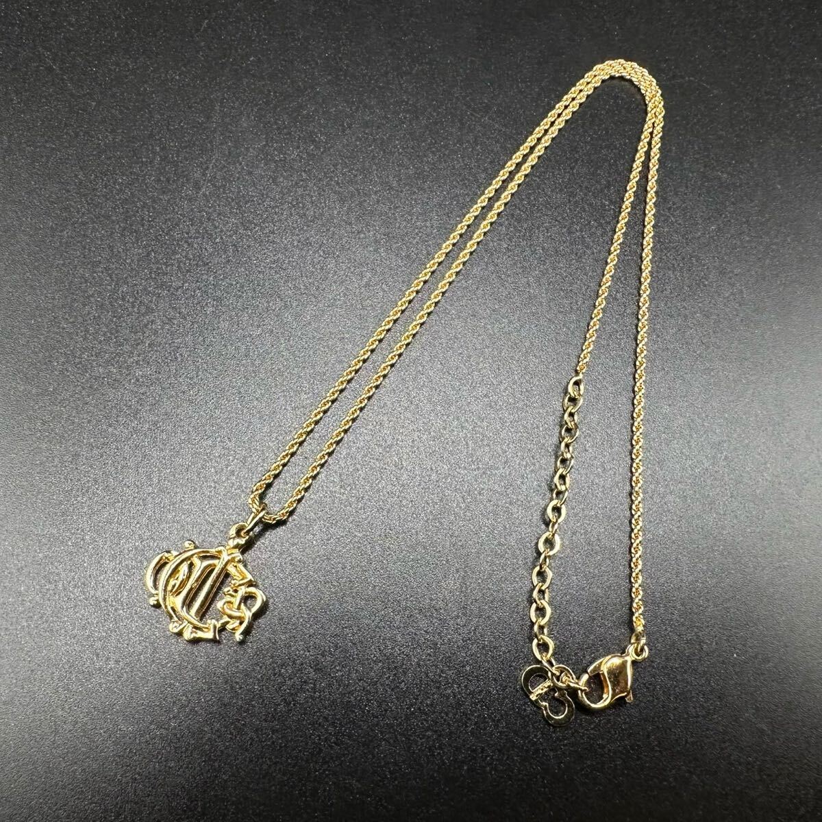 Vintage Dior Necklace in Gold
