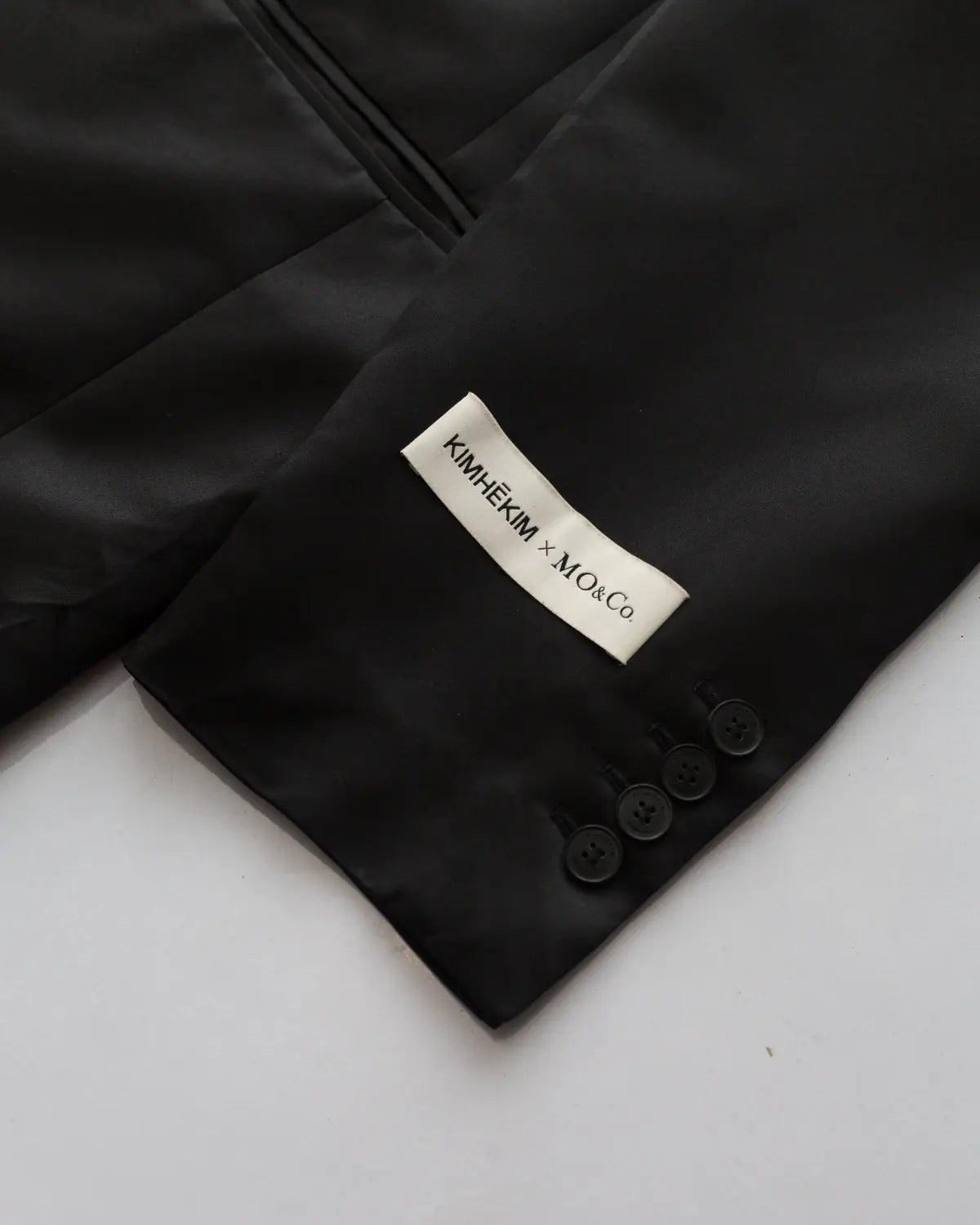 Kimhekim x mo&co kimhēkim x mo & co. ‘love united’ blazer