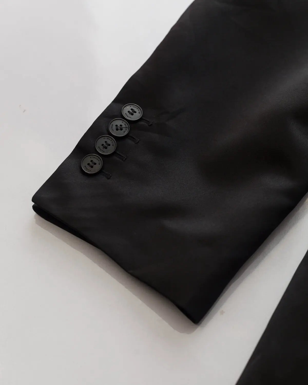 Kimhekim x mo&co kimhēkim x mo & co. ‘love united’ blazer