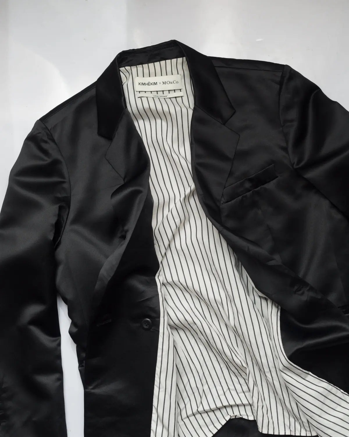 Kimhekim x mo&co kimhēkim x mo & co. ‘love united’ blazer