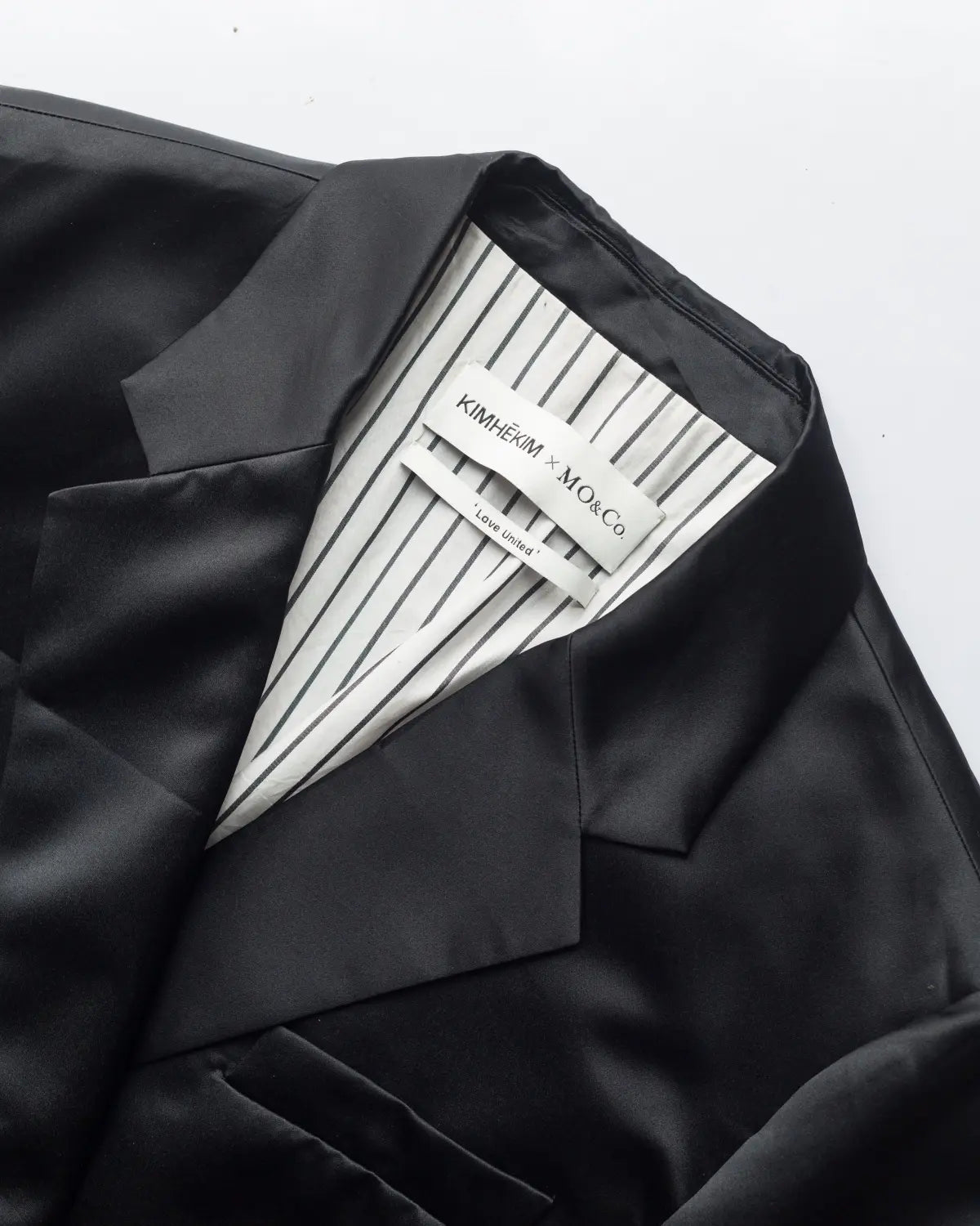 Kimhekim x mo&co kimhēkim x mo & co. ‘love united’ blazer