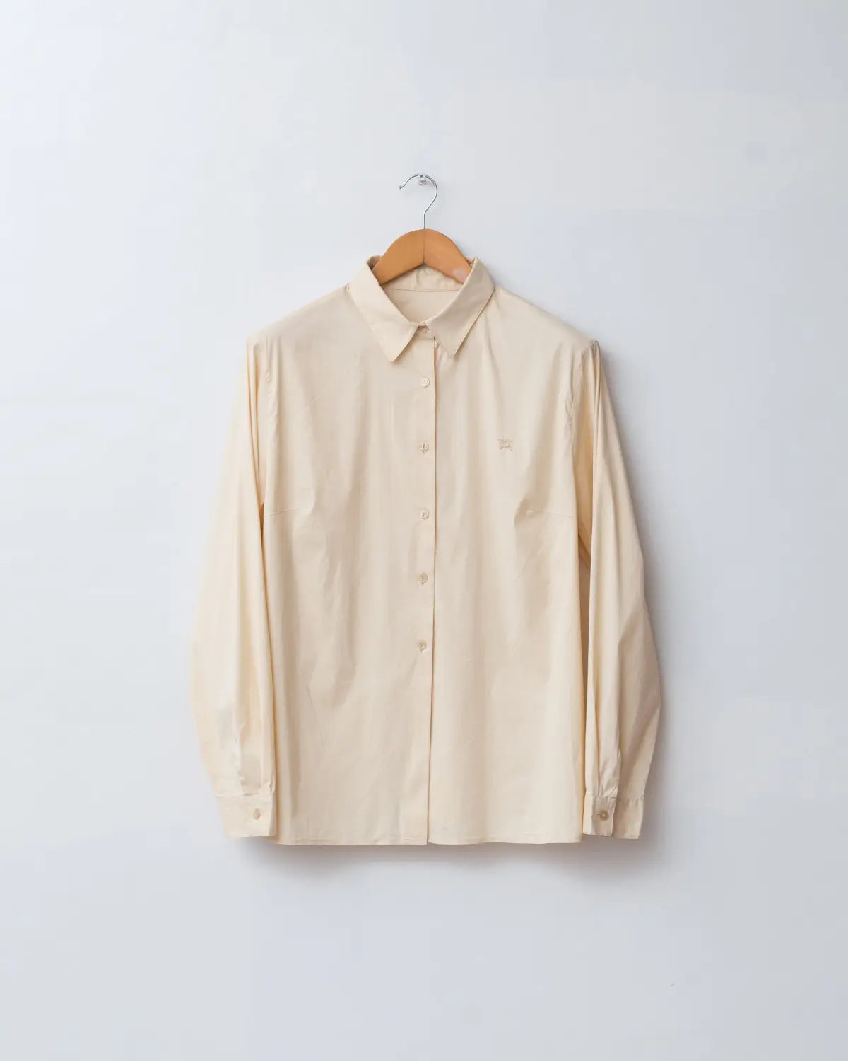 Burberrys logo embroidered button down