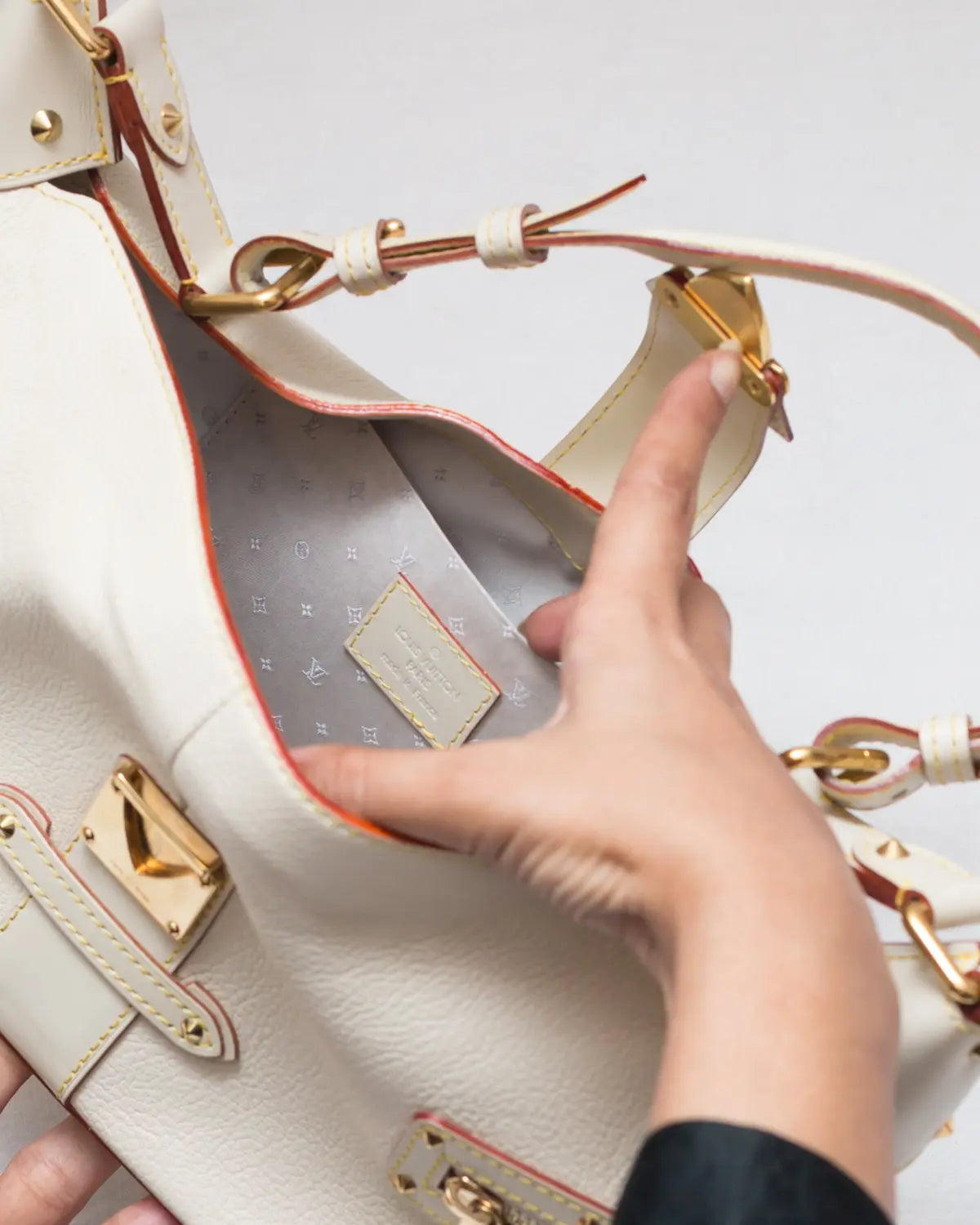Louis vuitton suhali leather l’impetueux bag