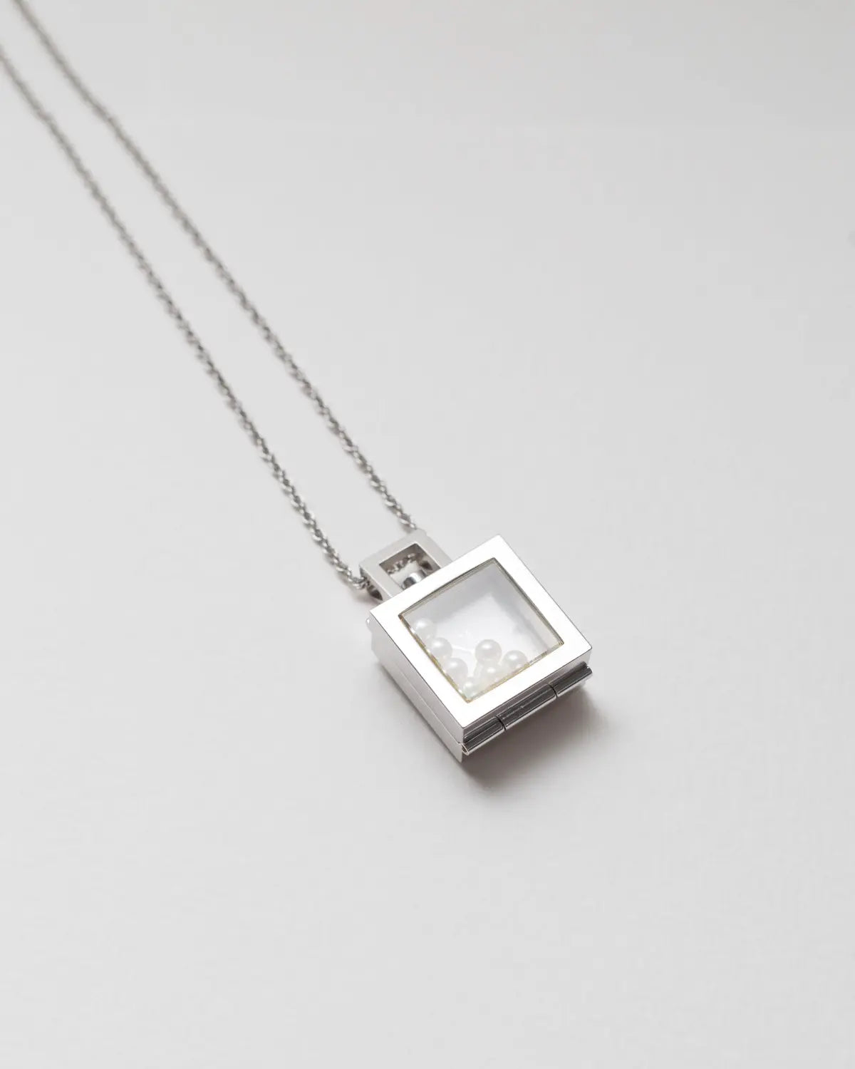 Mikimoto floating pearls pendant watch