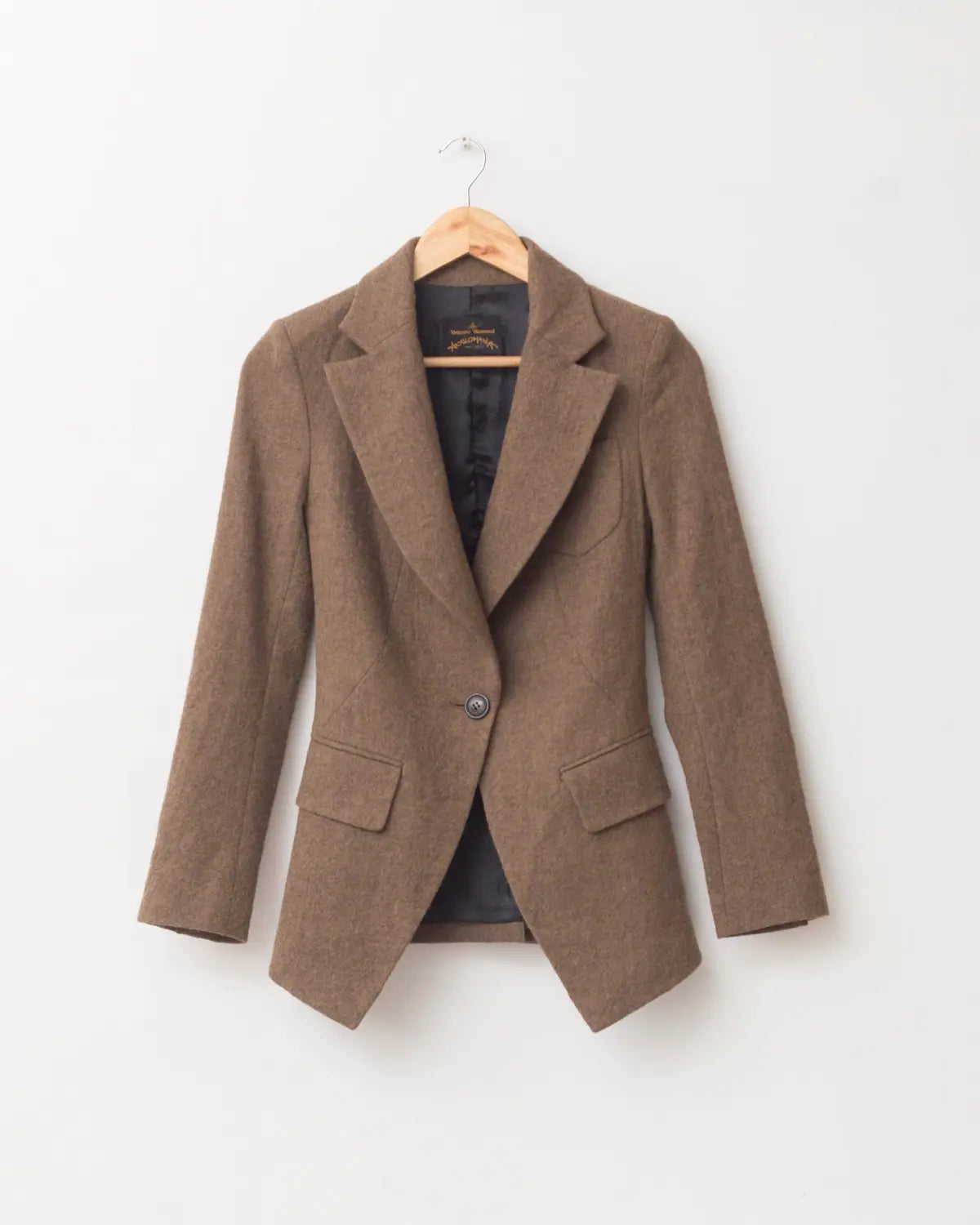 Peak-lapel blazer