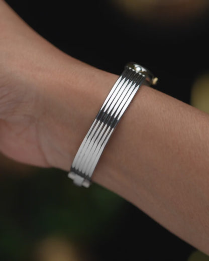 1990s Vintage Seiko Two Tone Fluted Bangle
