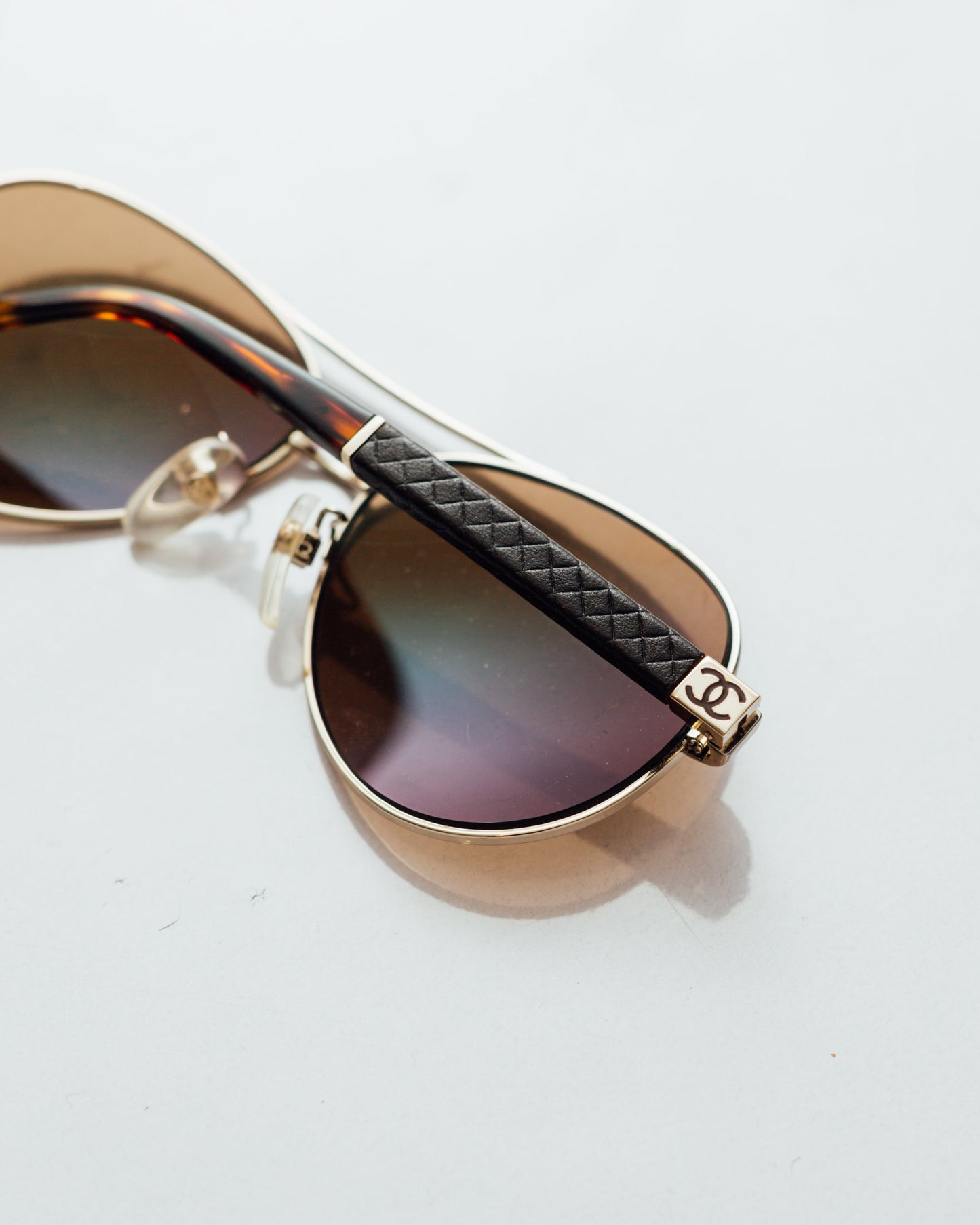 Quilted effect sunglasses