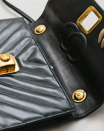 Chevron flap shoulder/crossbody