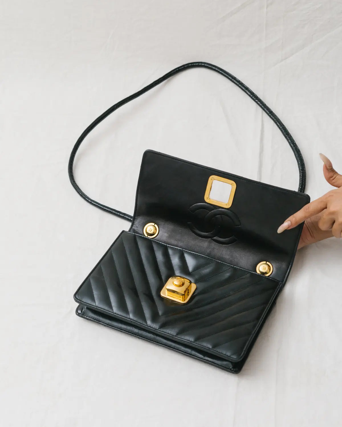 Chevron flap shoulder/crossbody