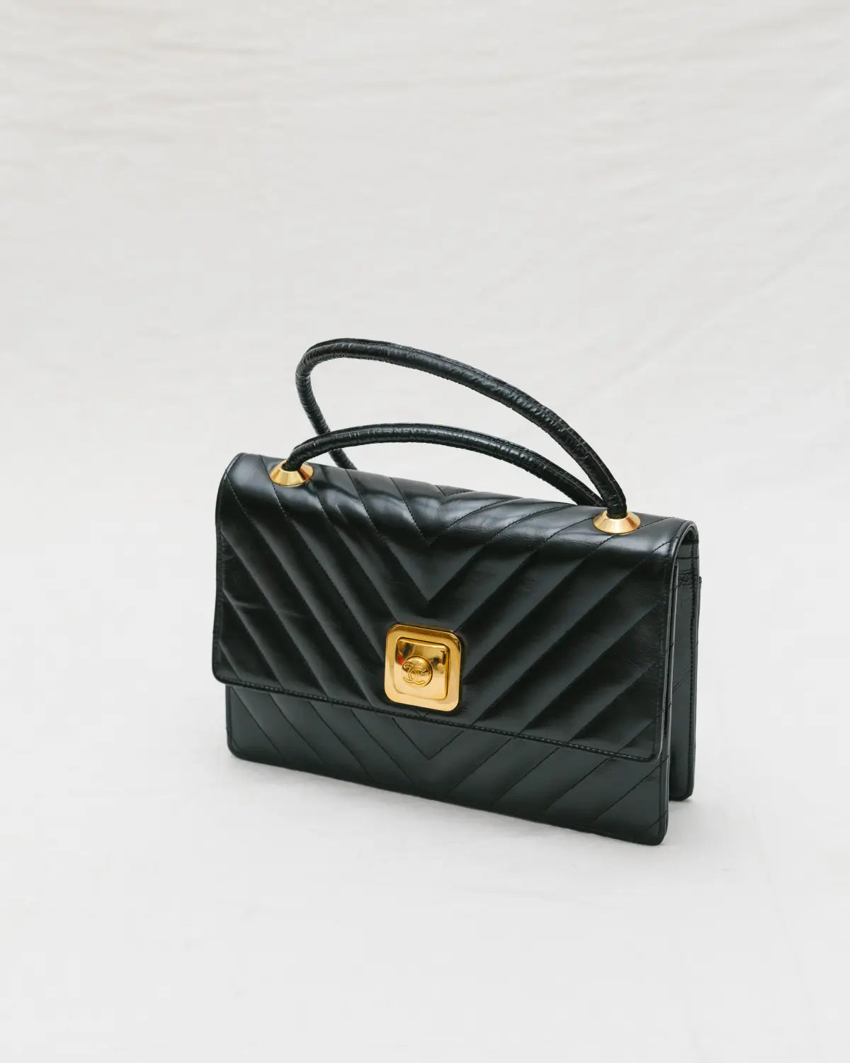 Chevron flap shoulder/crossbody