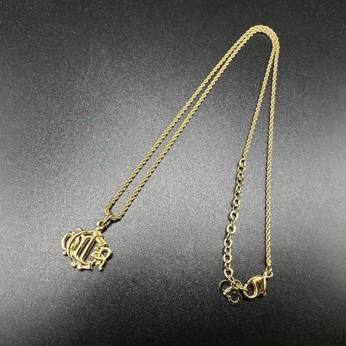 Christian dior vintage necklace in gold