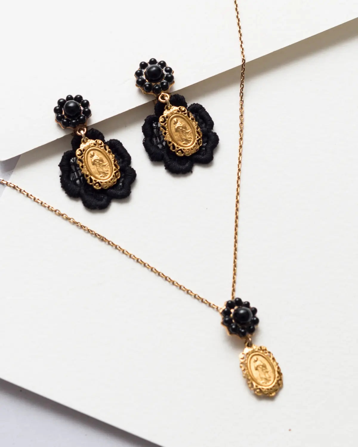 Dolce & gabbana vintage earring/necklace set