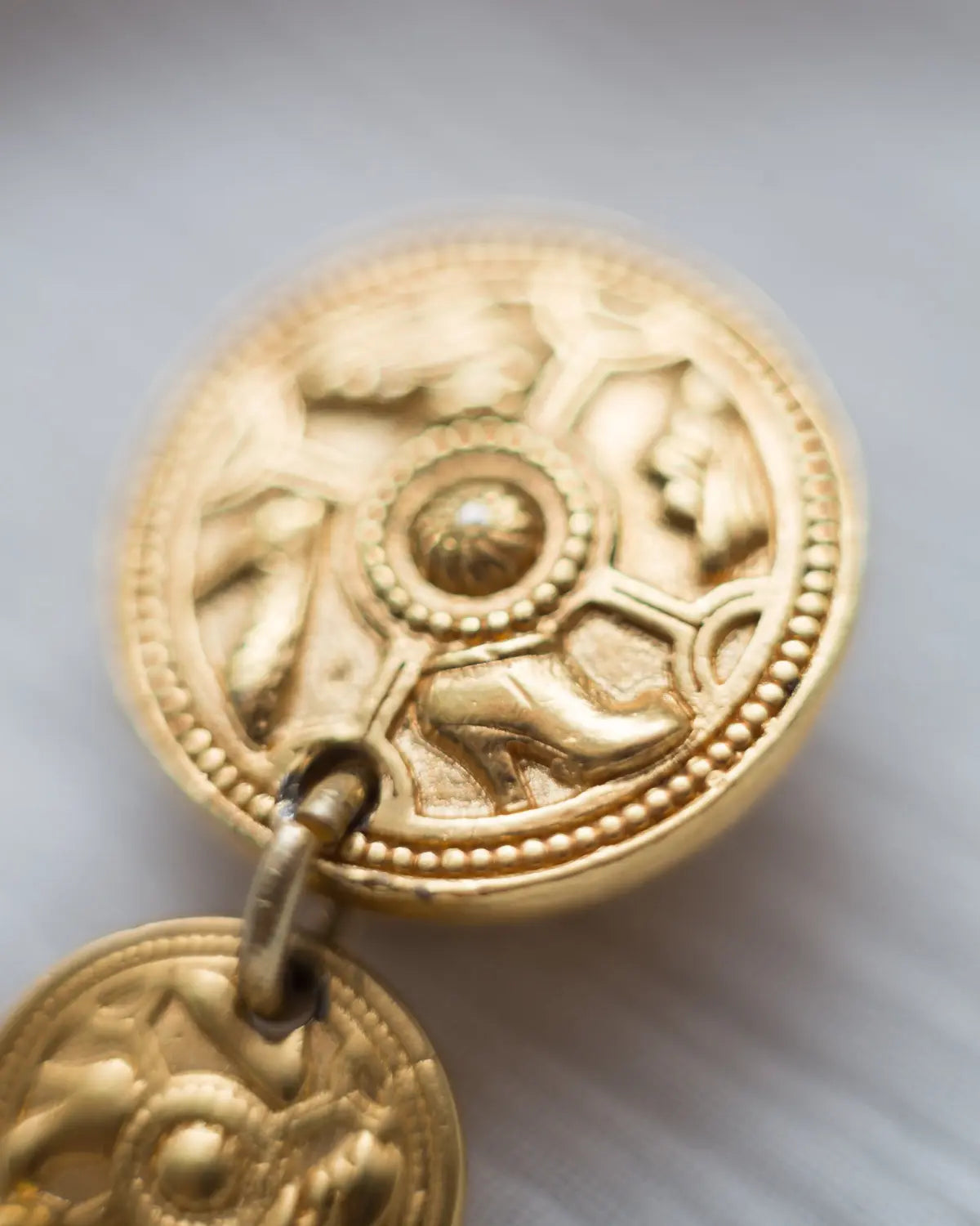 Salvatore ferragamo vintage pump motif clip ons